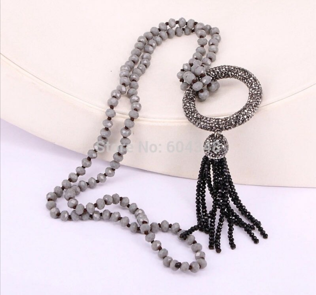 Fashionable Bohemian knotted long glass crystal sweater chain rhinestone tassel long chain Application Scenario