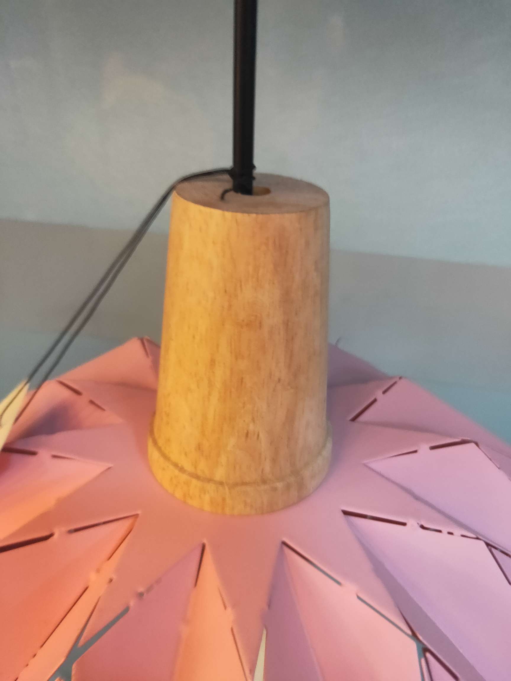 Decorative lighting fixtures, craft lighting fixtures, and dining pendants are suitable for decorating stores, restaurants, bars, and clothing stores. Specification image