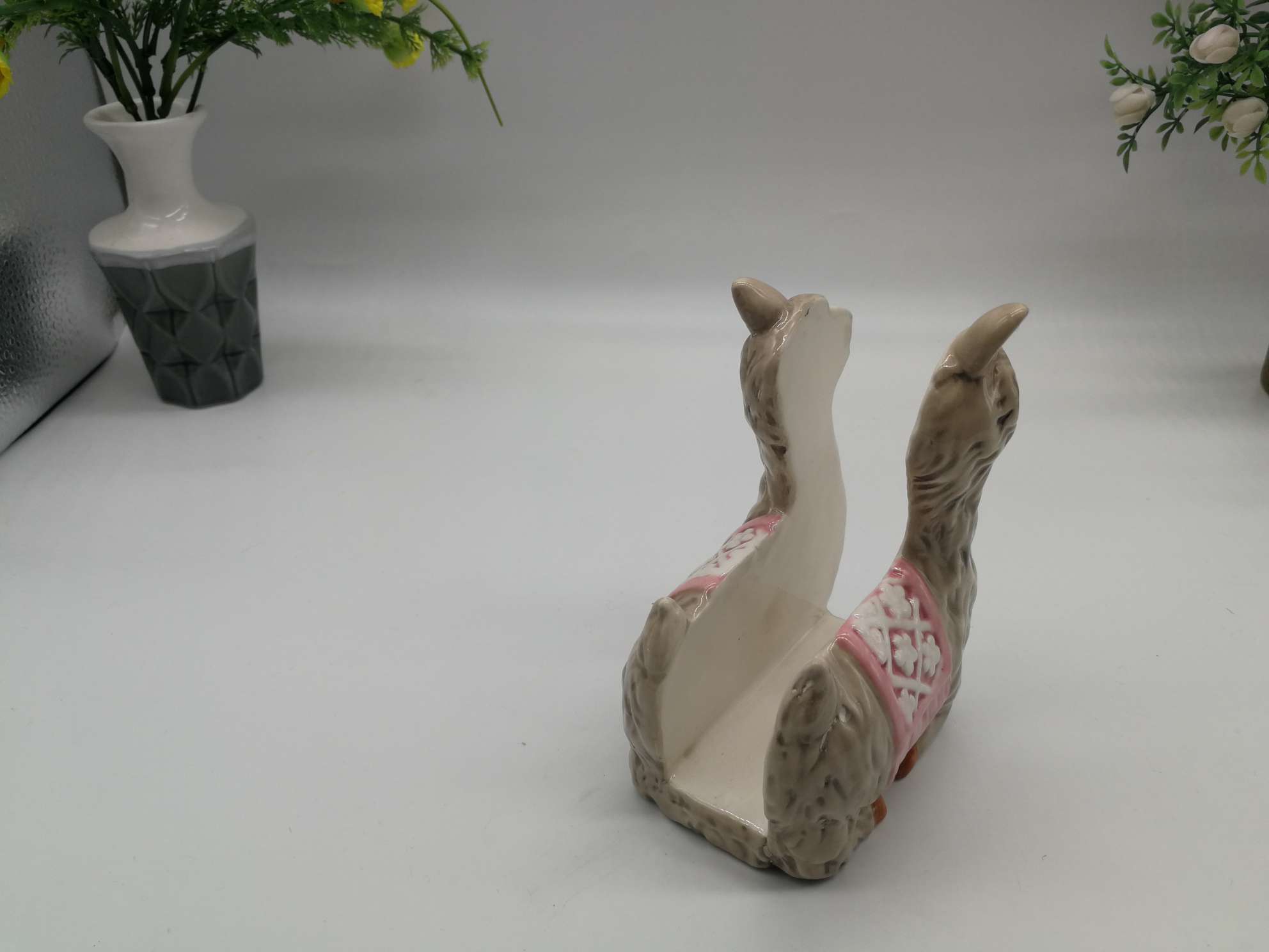 A family of little lambs in a ceramic jar Application Scenario
