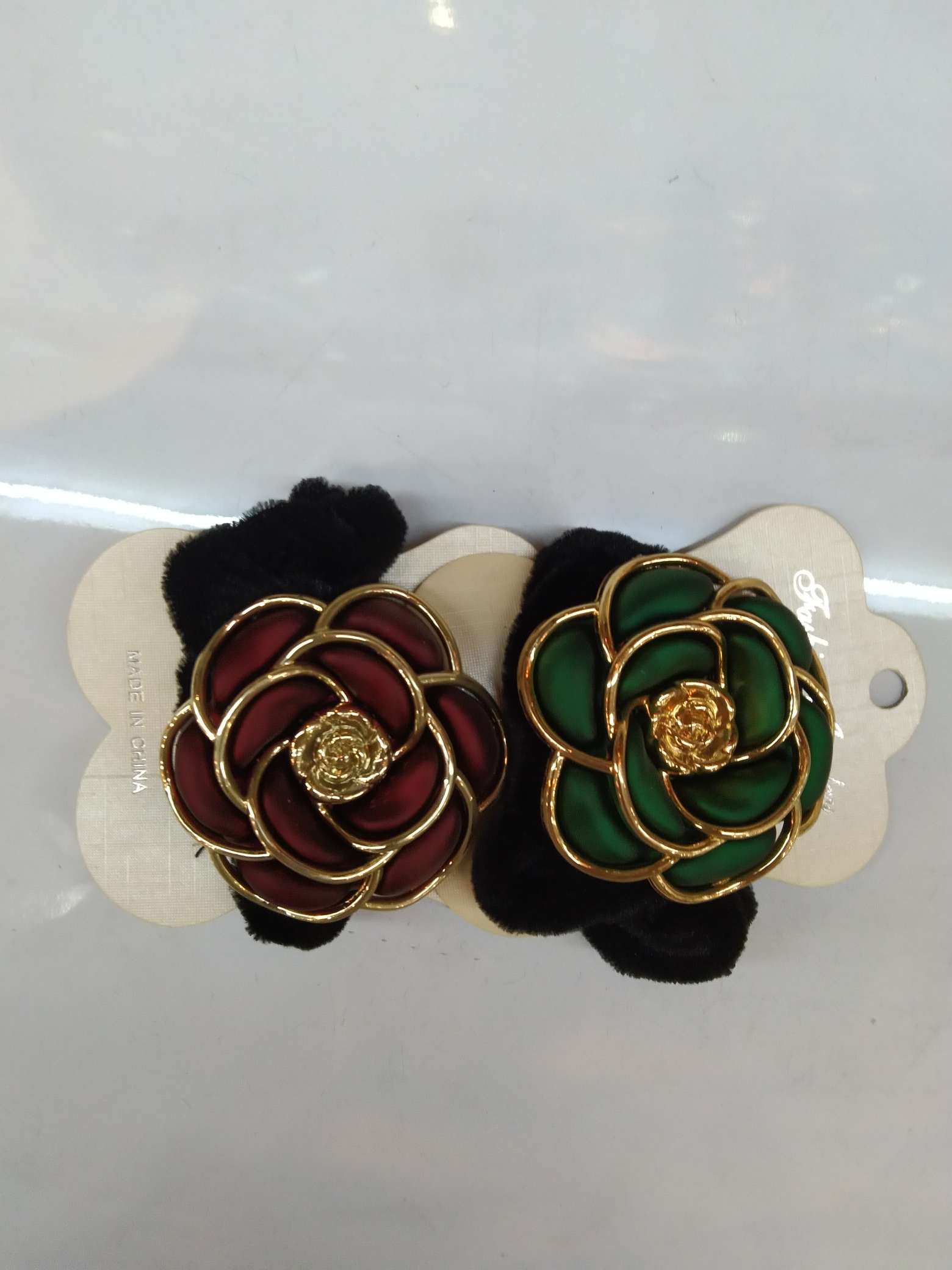 绒布款玫瑰花金底头饰批发外贸出口厂家直销产品图