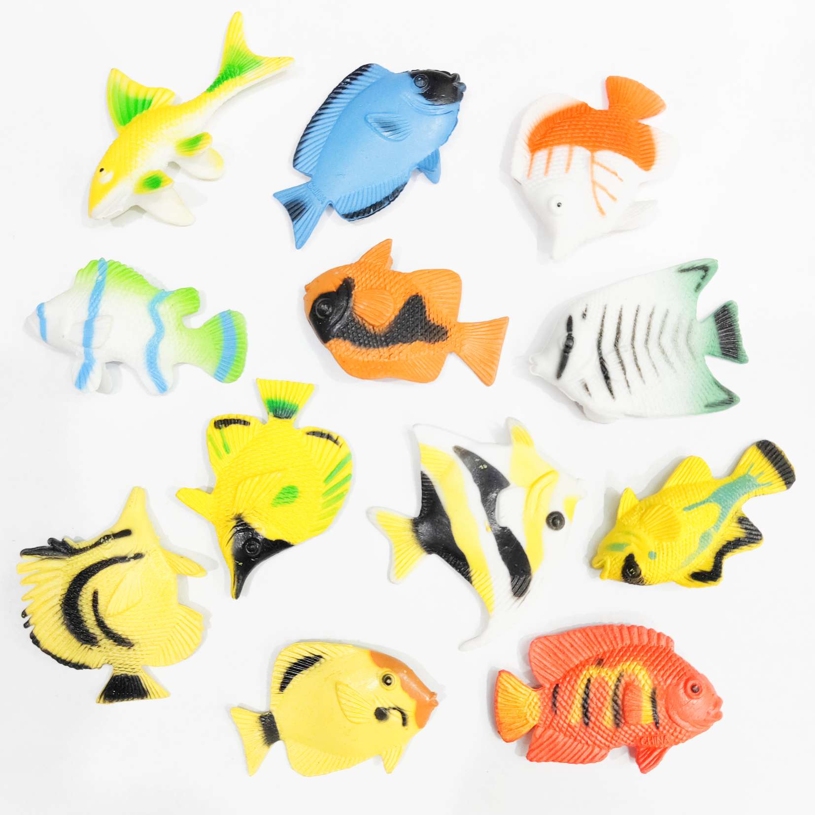 Plastic fish model simulates fish angelfish model thumbnail