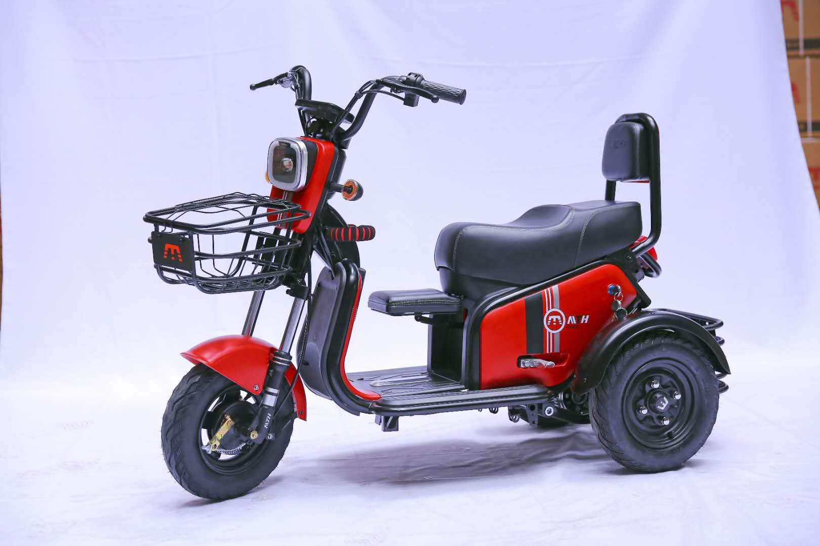 SML-305 tricycle