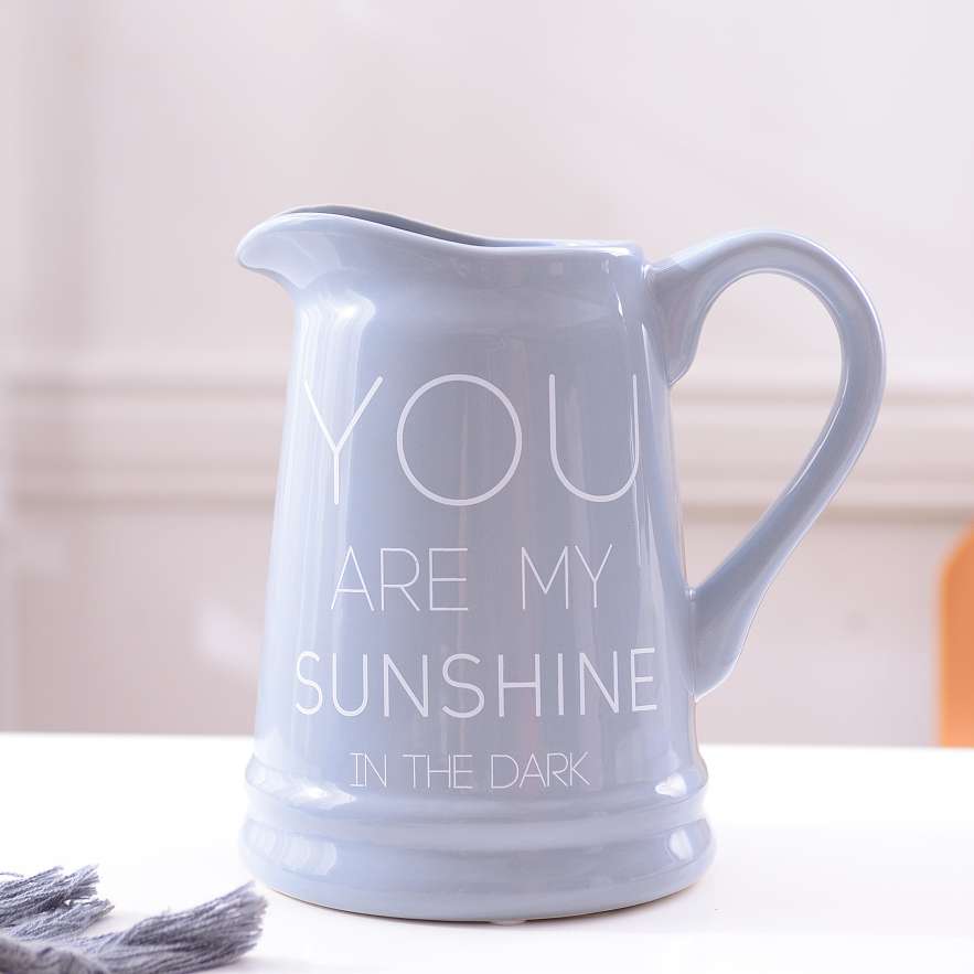 Kettle vase details Picture