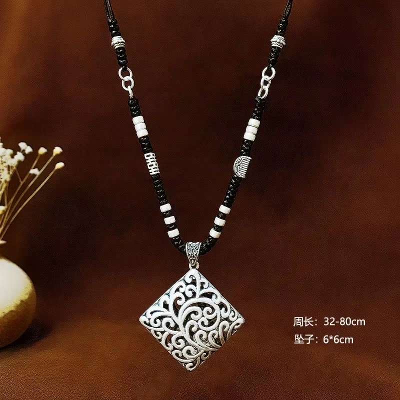 Hand-woven long chain flower carvings