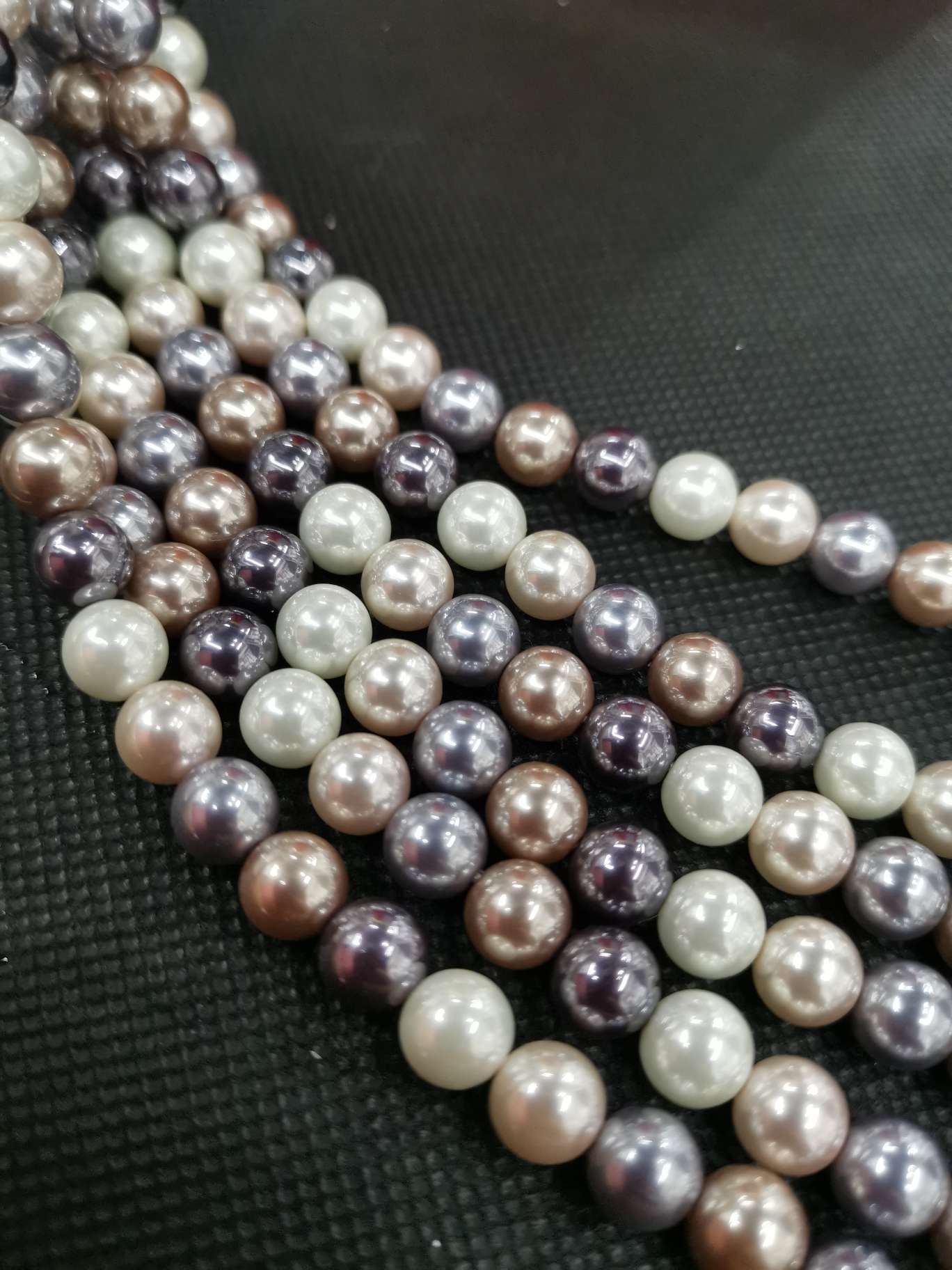 Straight-hole glass bead clothing accessories, Hengyang bead jewelry accessories, DIY Internet celebrity bestsellers Specification image