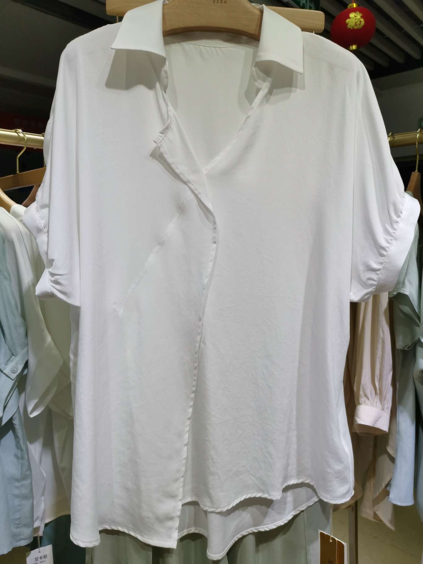 服装/女装/上衣产品图