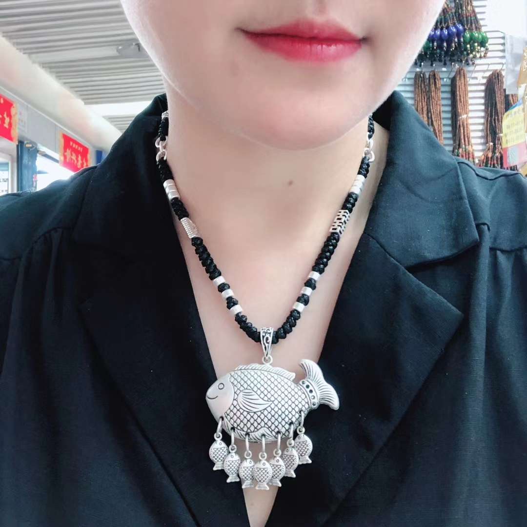 Hand-woven long-chain fish