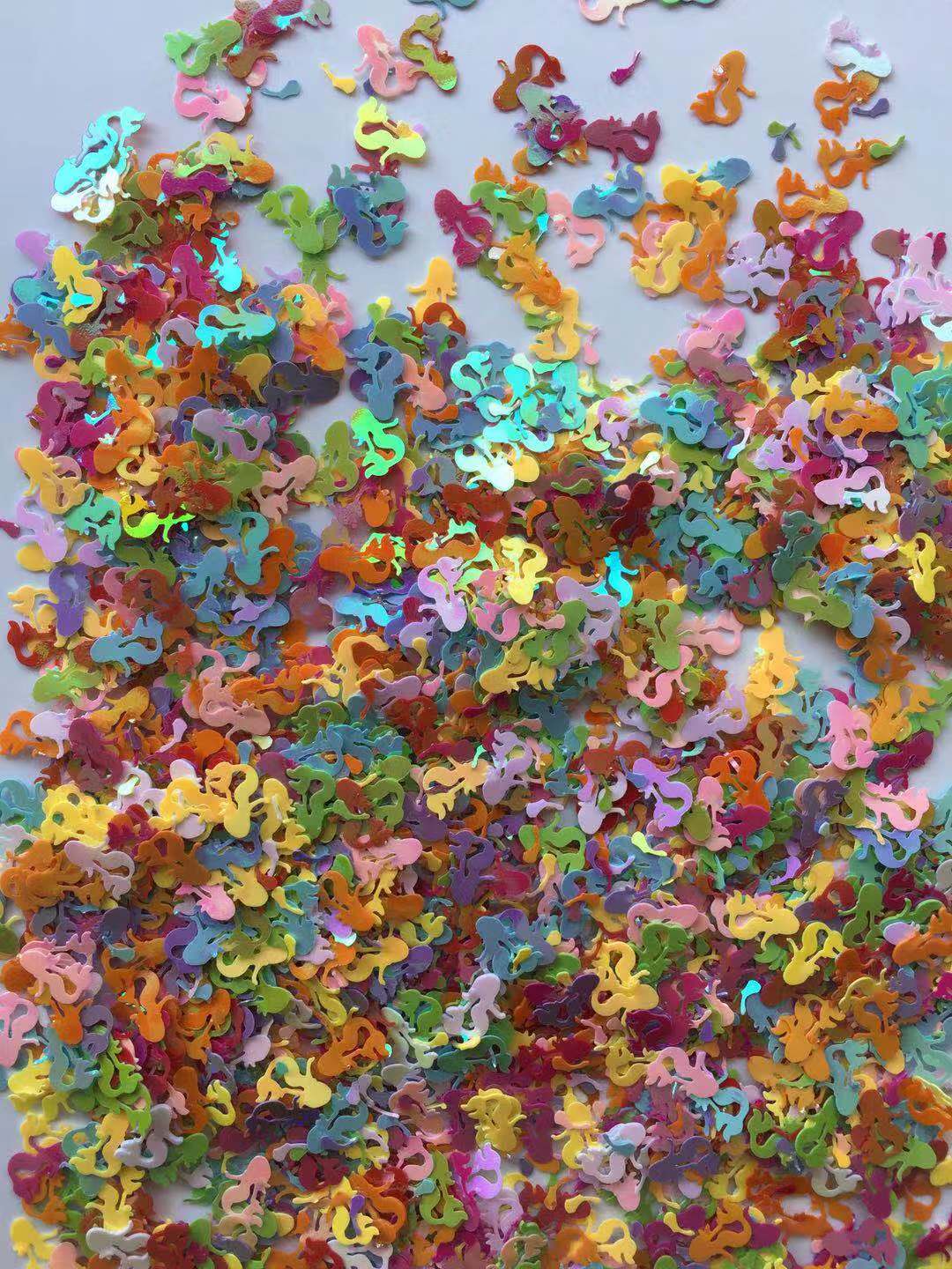 Sequins and beads, DIY accessories for children, small decorations, ornaments, and decorative accessories for handicrafts, 500 grams per pack