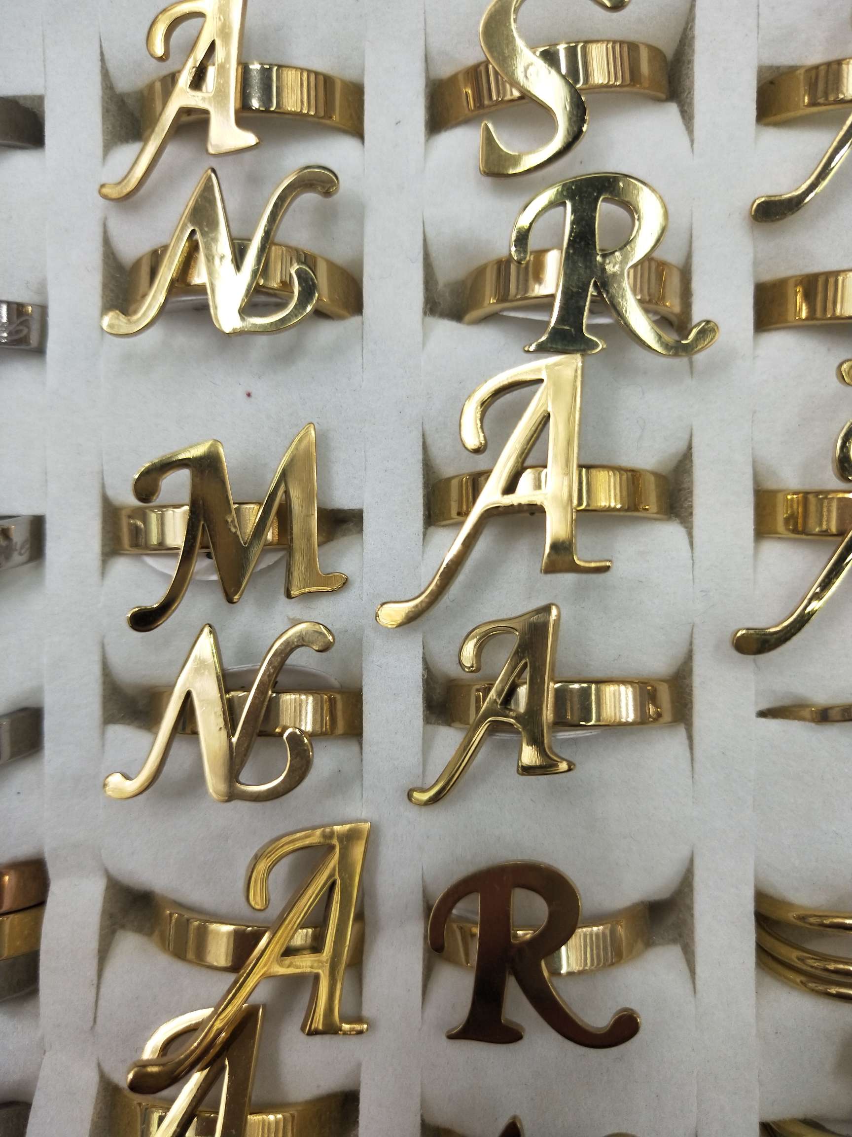 Foreign trade sells letter rings thumbnail