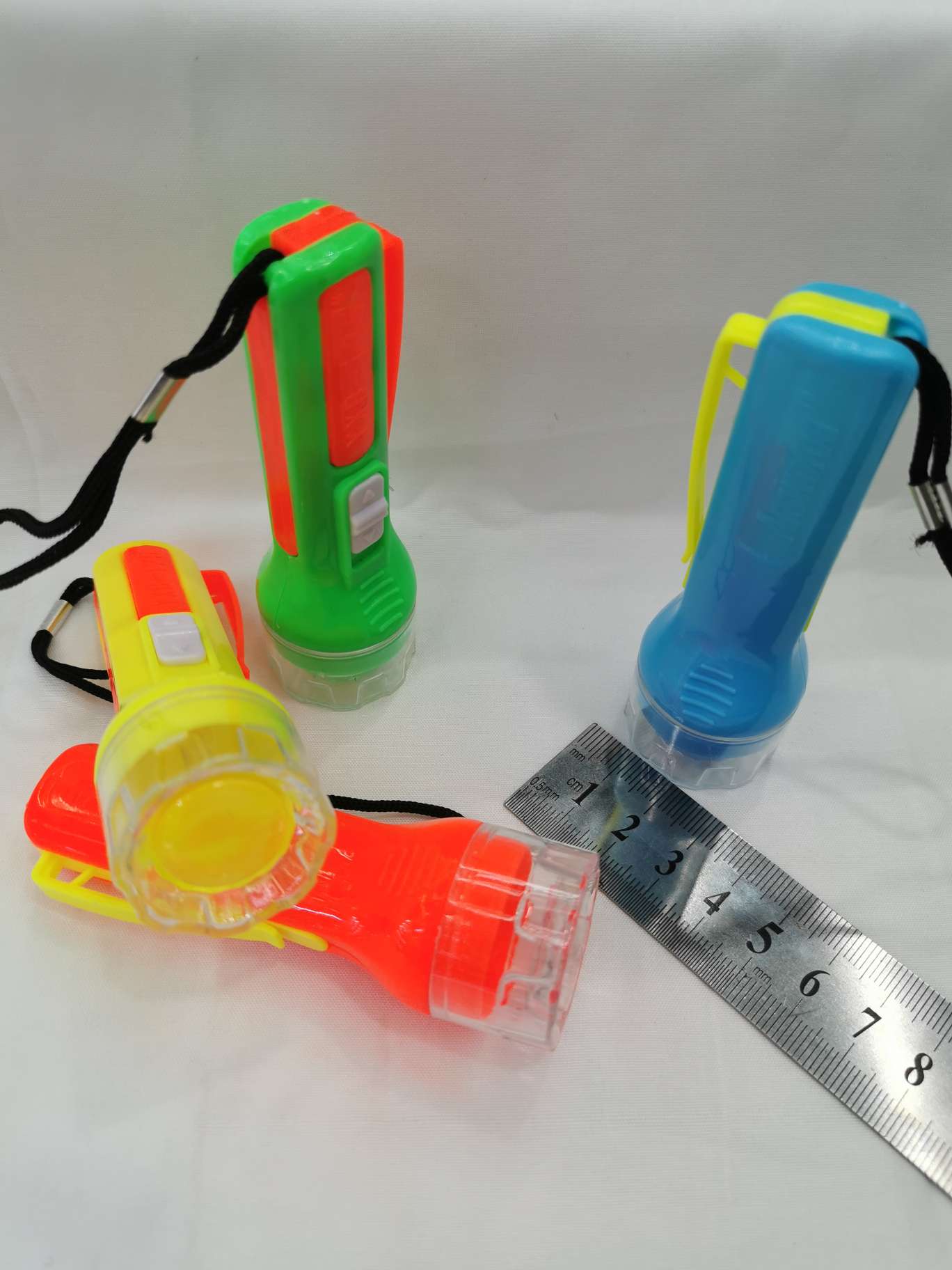 手电筒、手握式电筒实物图