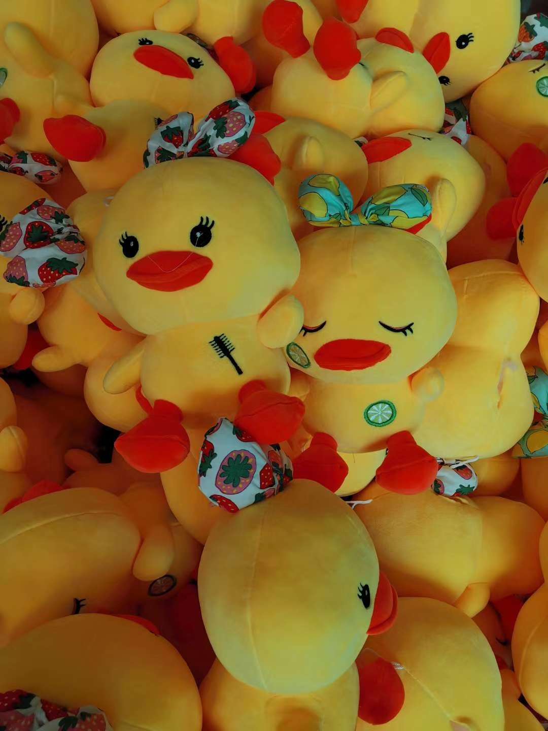 Soft cosmetic duck figurines details Picture