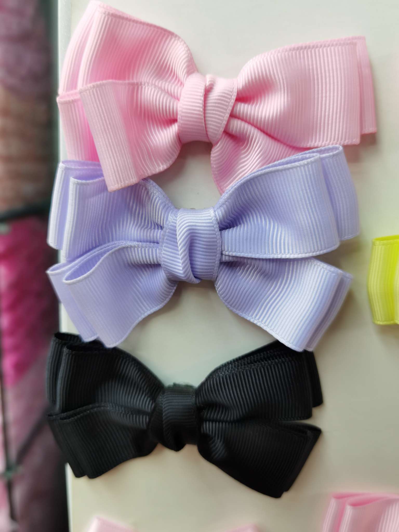Four-layer ribbed bow