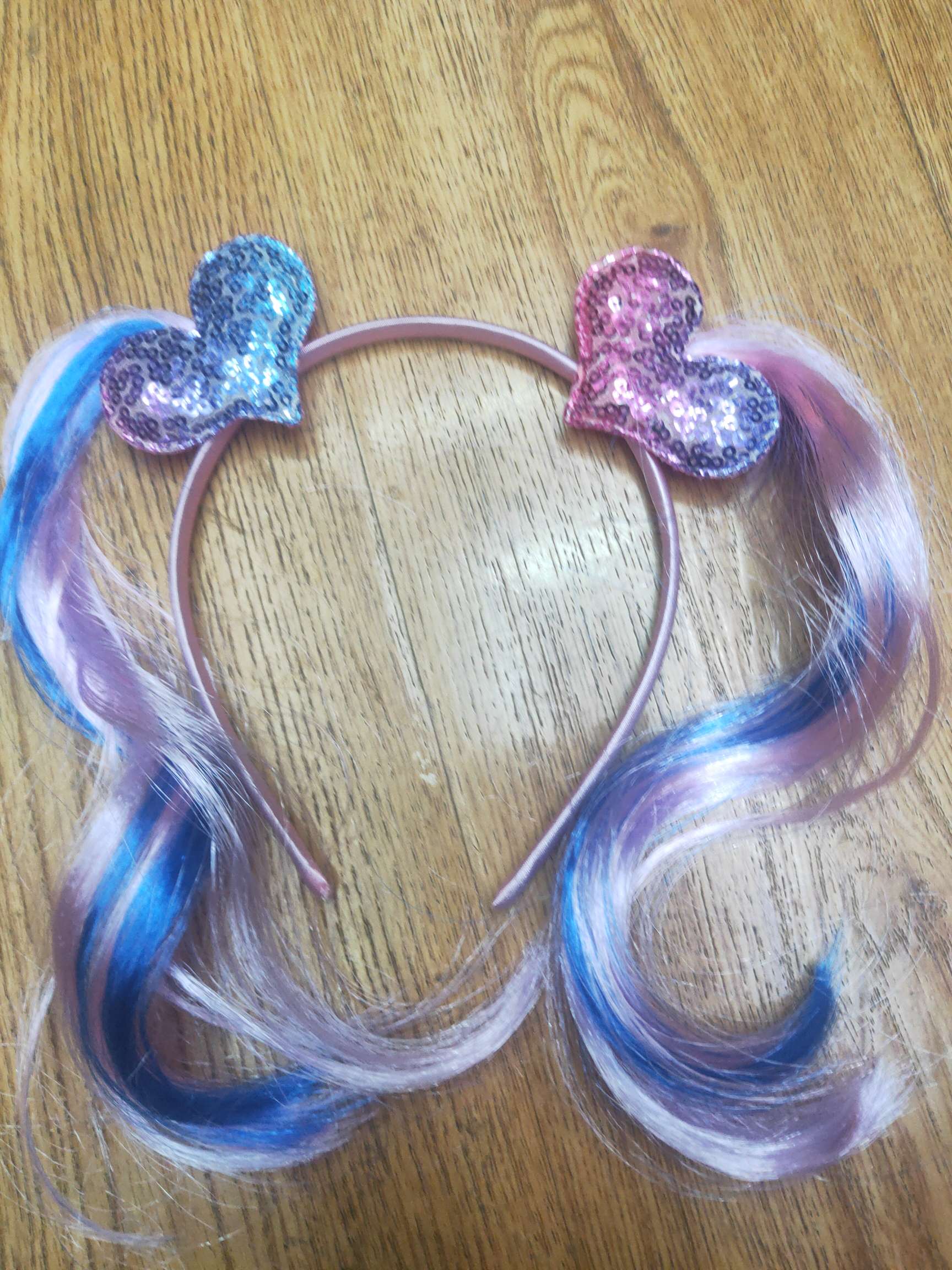 Heart-shaped wig clasp thumbnail