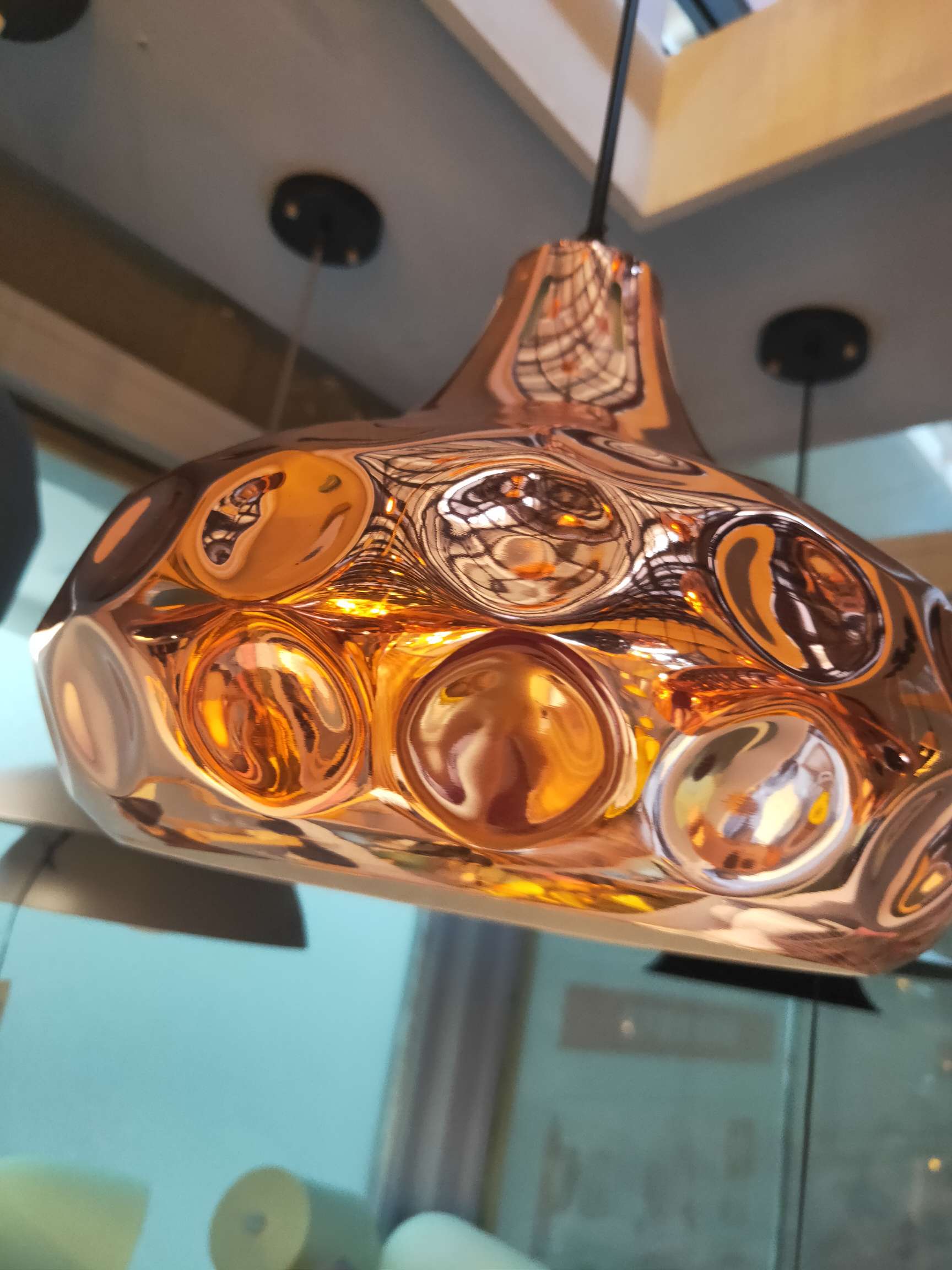 Decorative lighting fixtures, craft lighting fixtures, and dining pendants are suitable for decorating stores, restaurants, bars, and clothing stores. Specification image