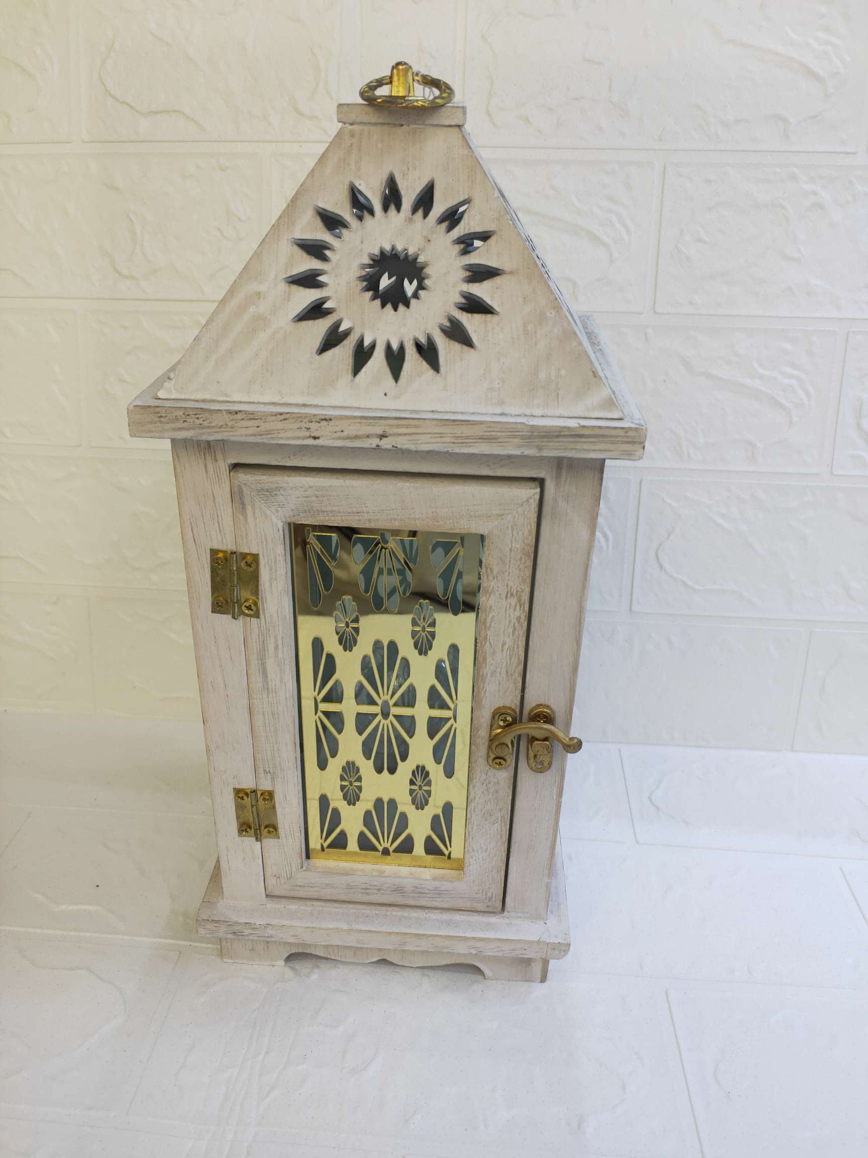 Wood lantern thumbnail