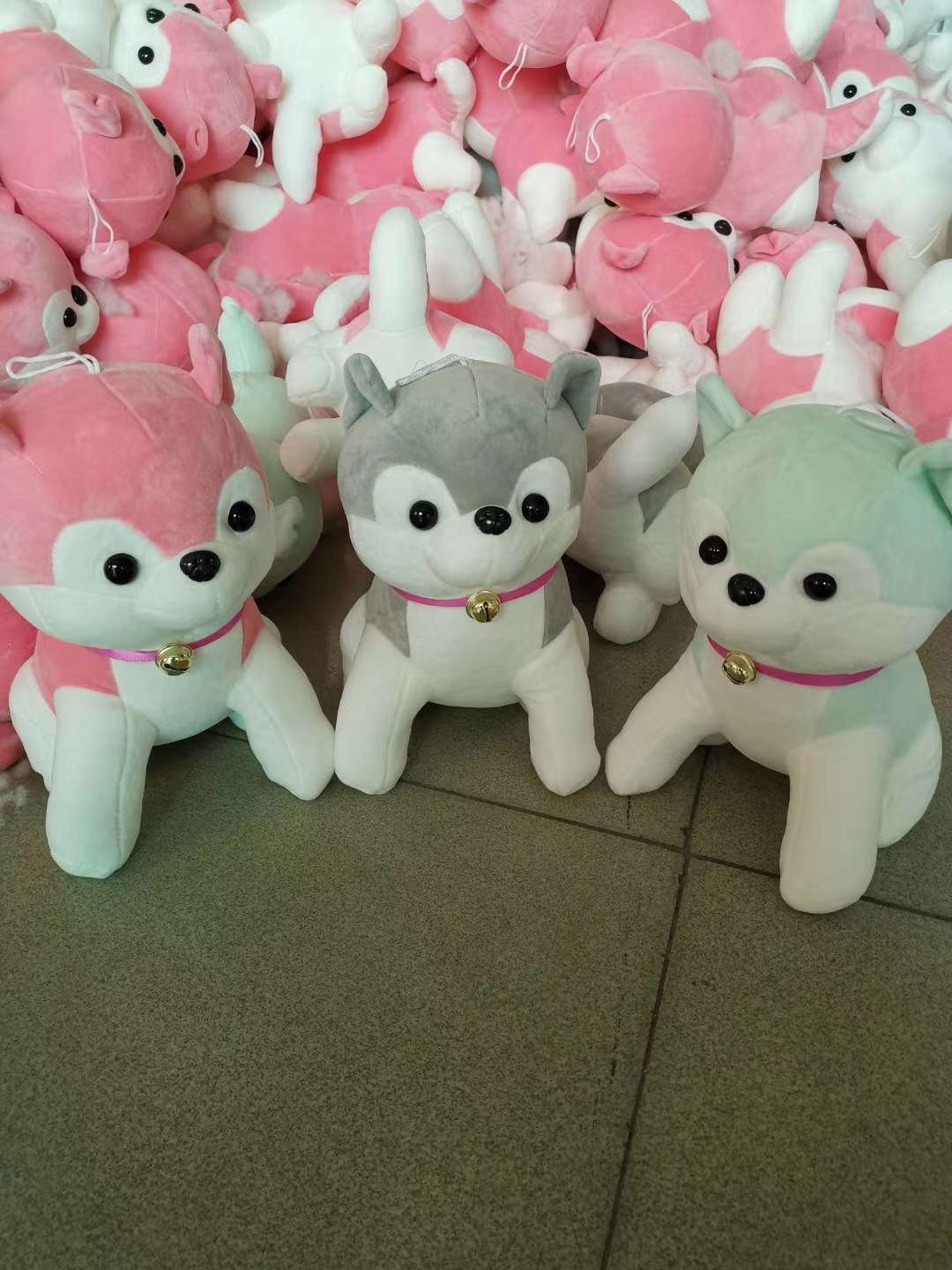 爆款软体哈士奇产品图