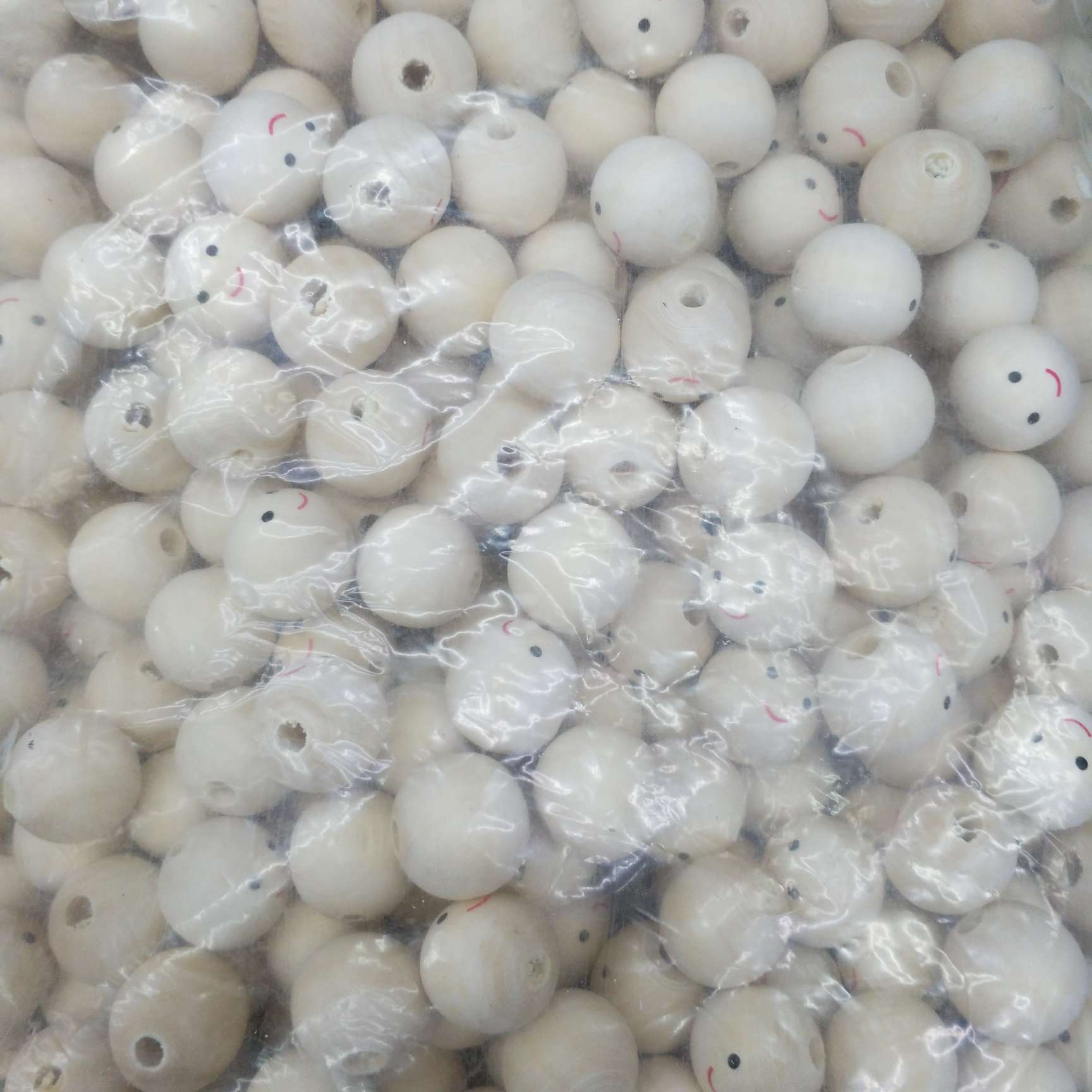زخرفة قطع غيار من الخرز الخرز الخشبي بواسطة عملية تصنيع الألوان الخضراء الخضراء على وجوه مختلفة من الخرز الخشبي من 10 إلى 20 مم details Picture