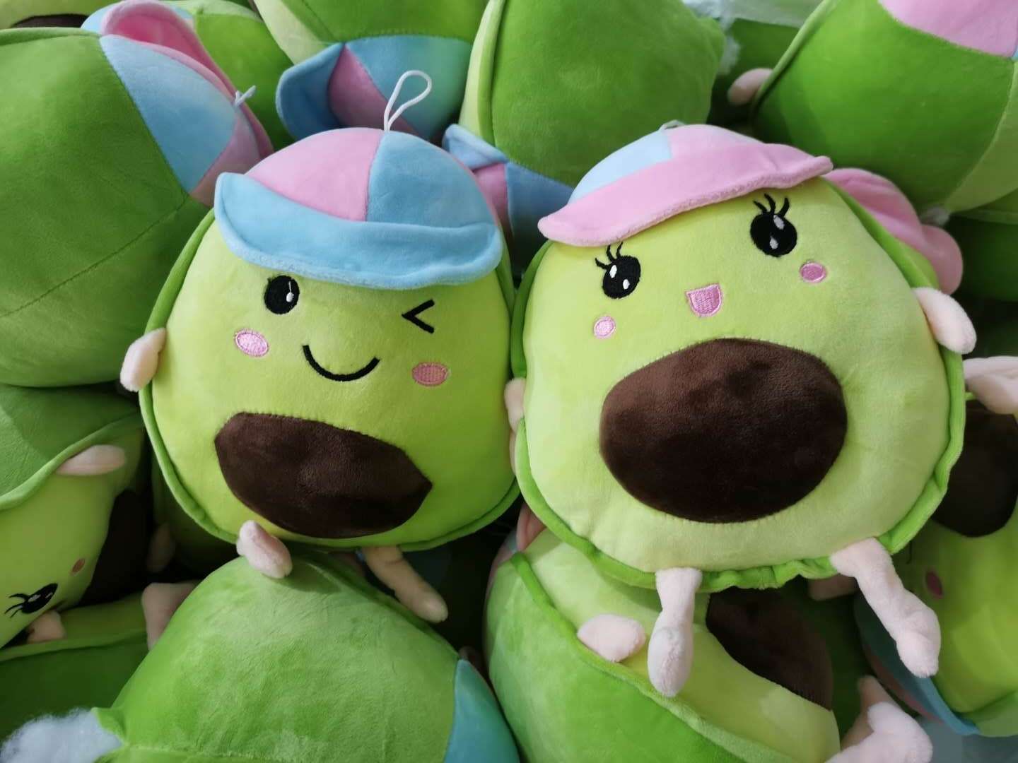软体戴帽牛油果毛绒玩具毛绒公仔玩具批发