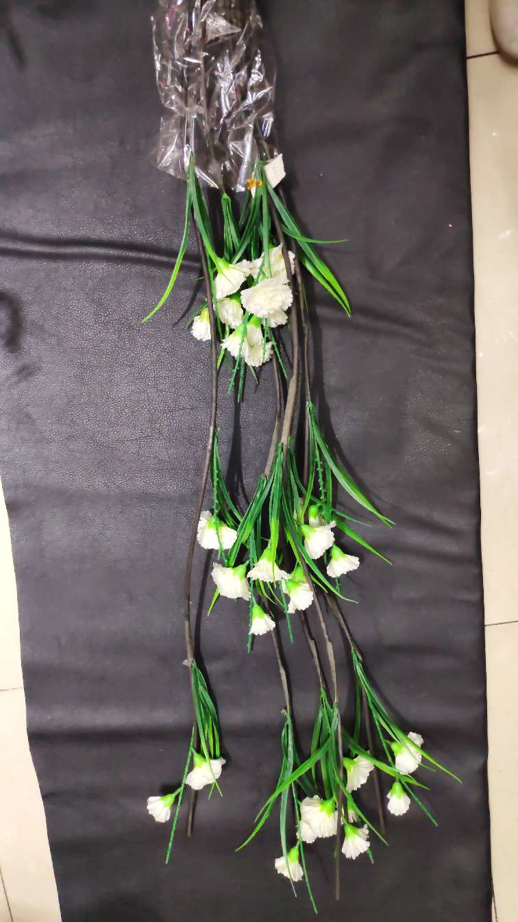وتستفيد الإمبراطورة المجففة من أغصان الشجر المجفف والشعير، من الأعشاب Item Picture
