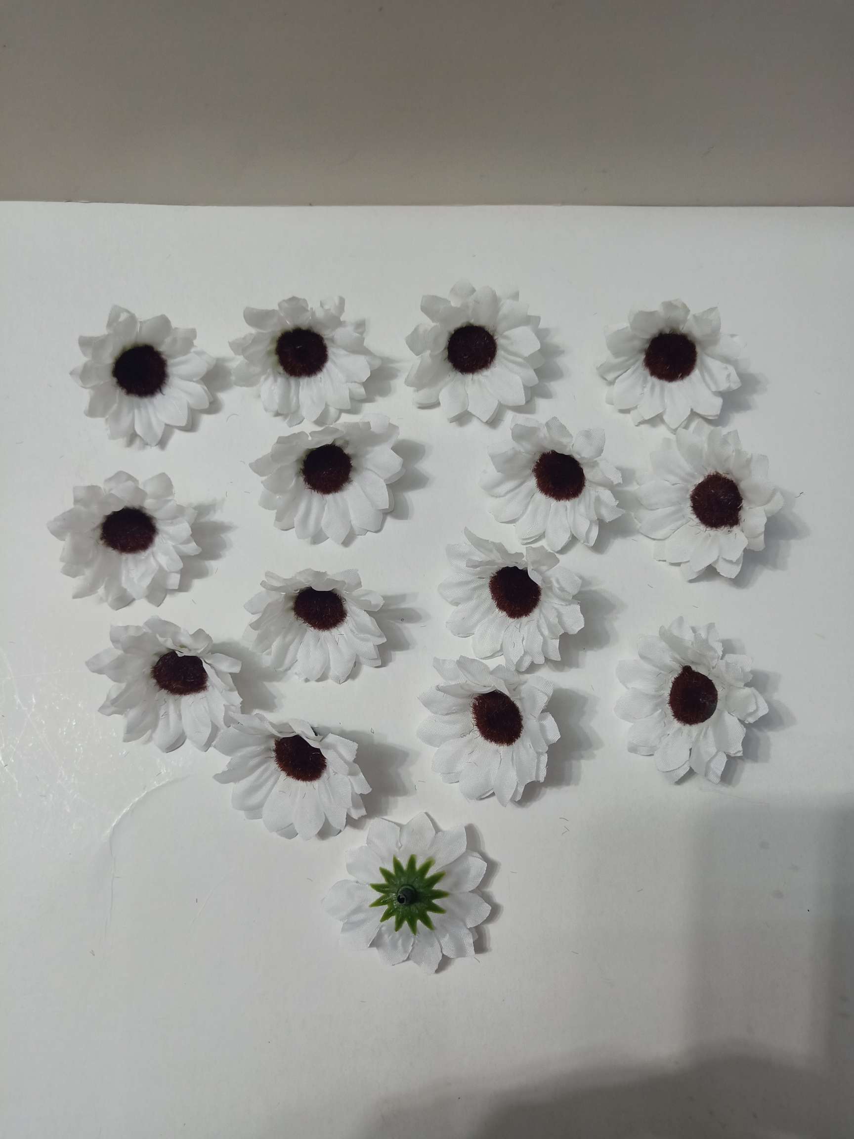 Retro europeo simulación pequeña girasol pequeña flor Specification image