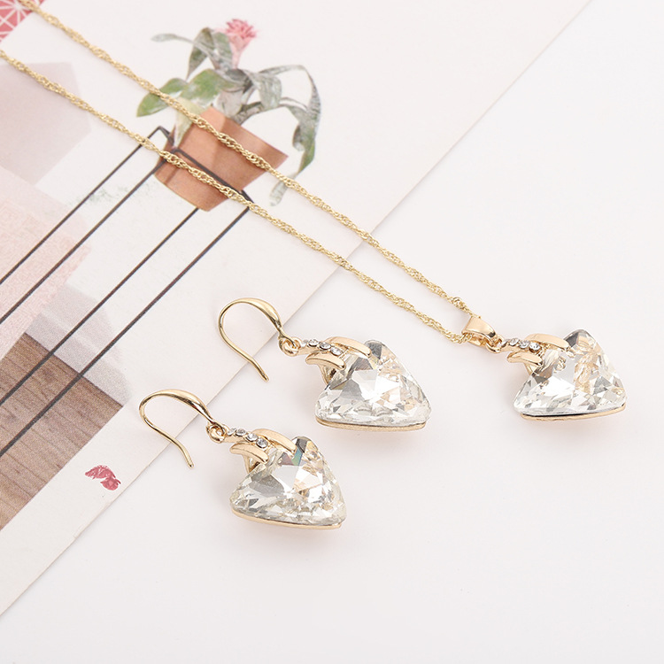 European and American cross-mirror new triangle crystal set diamond necklace earring set bride wedding dinner jewelry woman