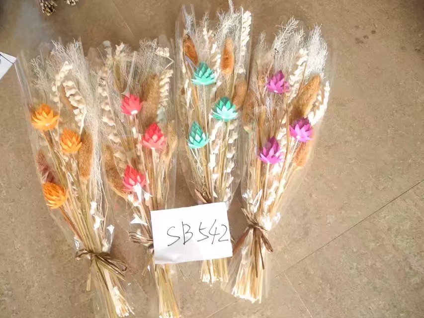 Artificial flower handicrafts: dried flowers, branches, millet, barley, reeds, Queen motherwort, water willows, dried flowers, everlasting flowers, rose bouquets, hay bouquets, floor-standing decorations details Picture