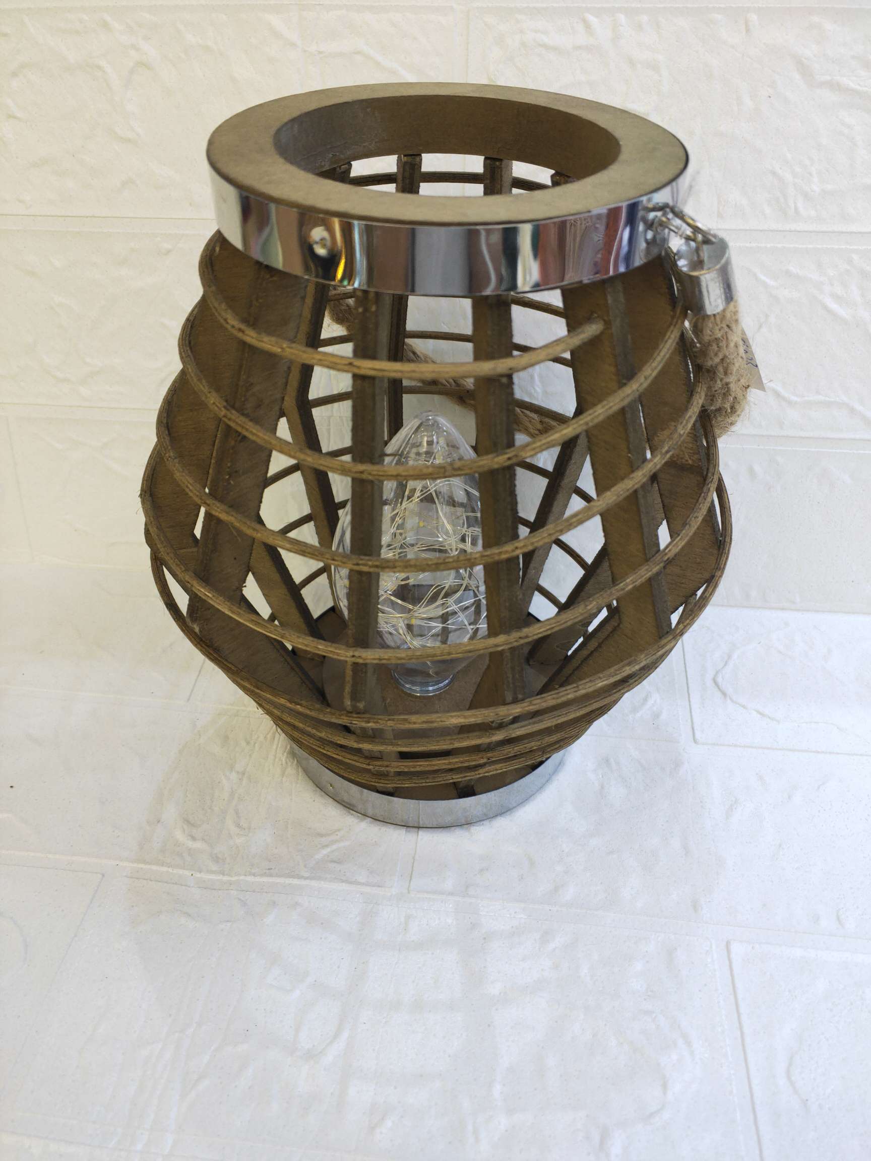 Wood lamp


Wood lamp