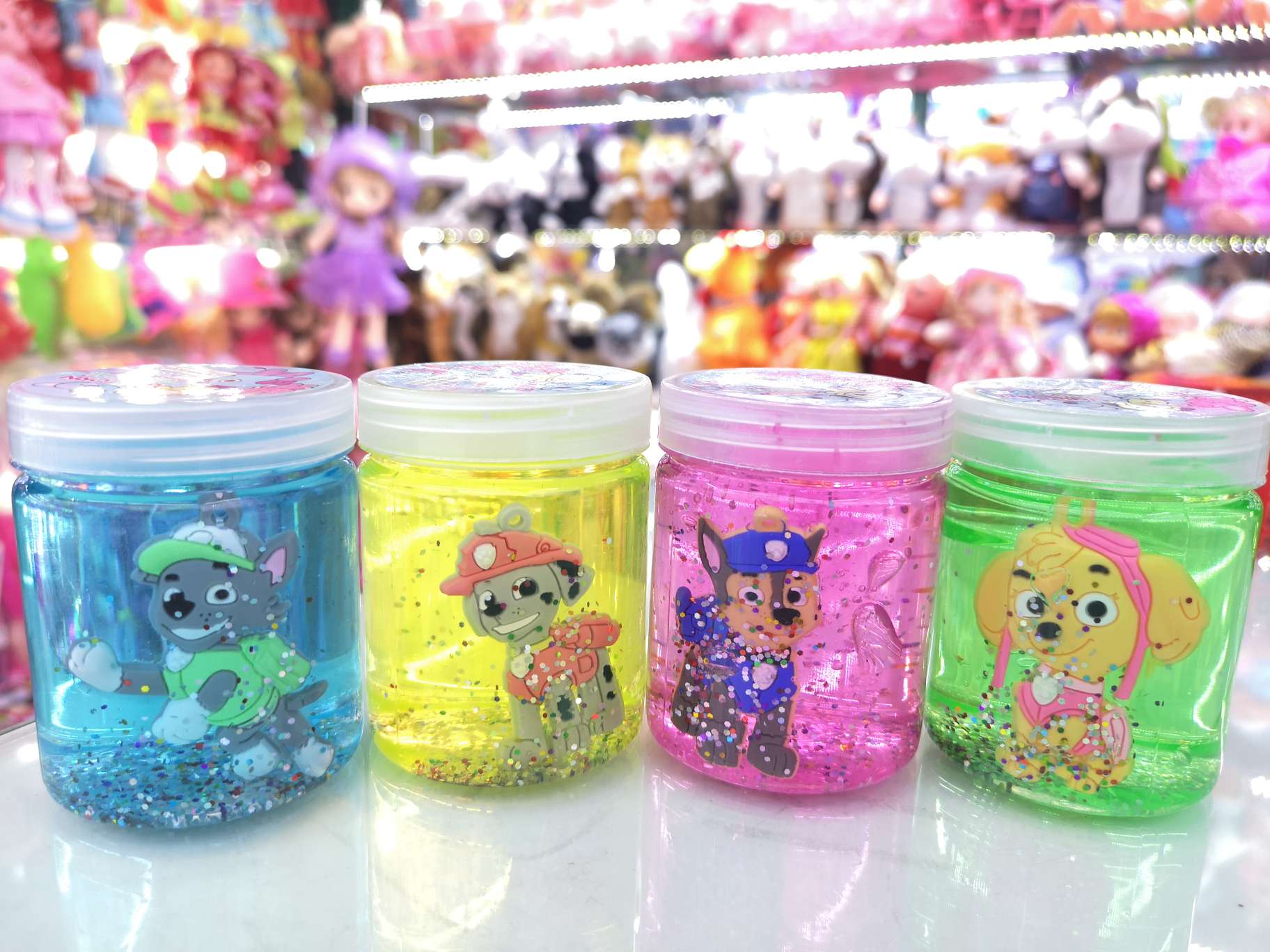 圆柱瓶狗狗产品图