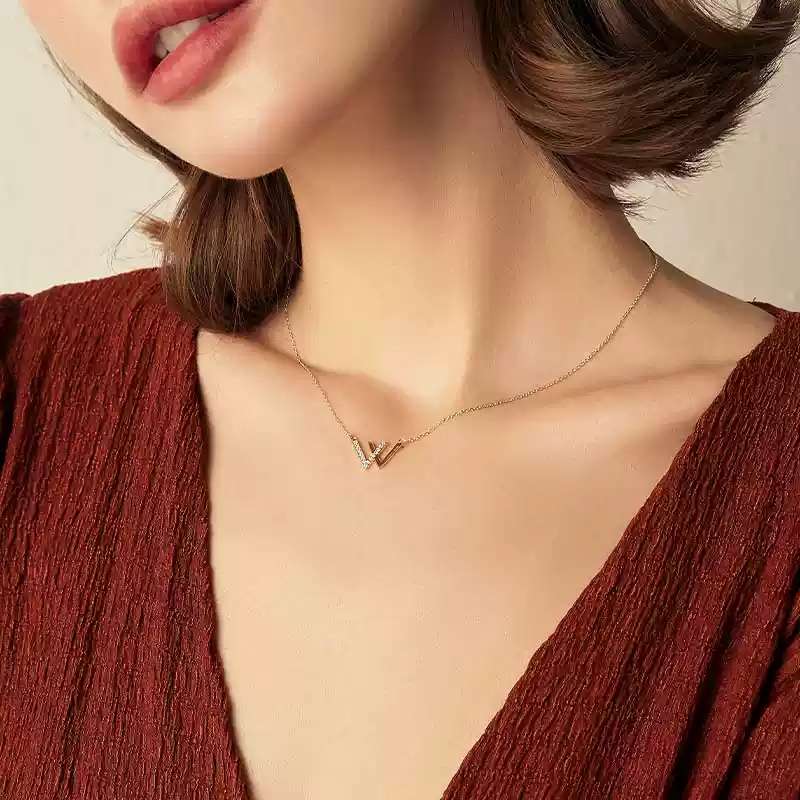 Necklace female Instagram niche design simple cold wind double V letter super fairy collarbone chain network red Korean version temperament thumbnail