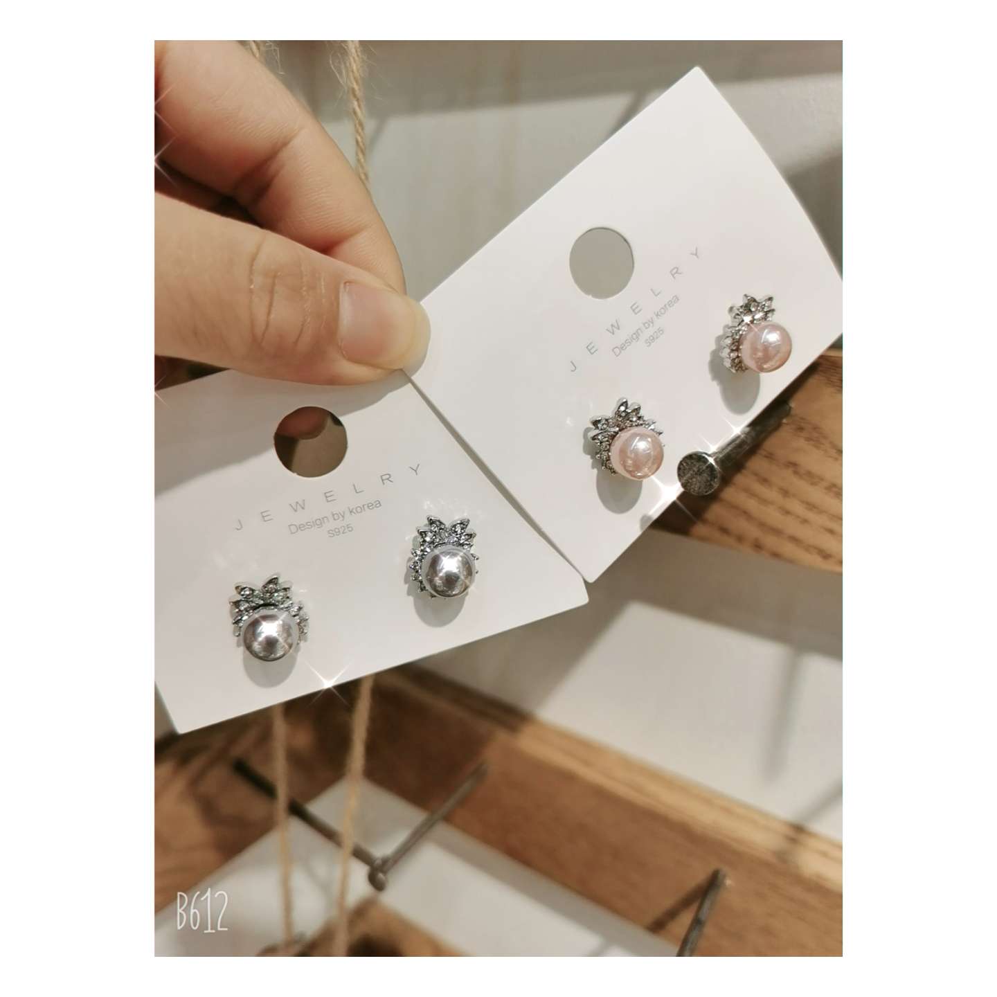 Korean hot style silver needle shell bead stud thumbnail