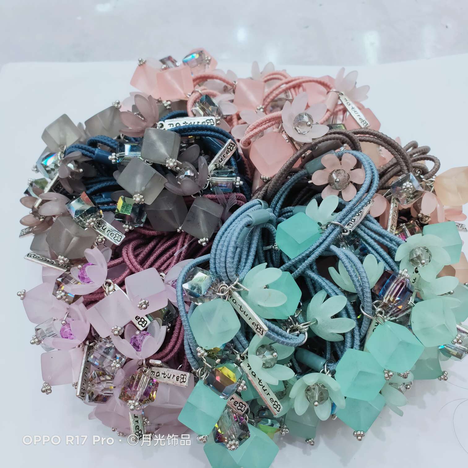 Korean-style popular fashion acrylic frosted square flower crystal leather band hair tie and hair band leather case Application Scenario