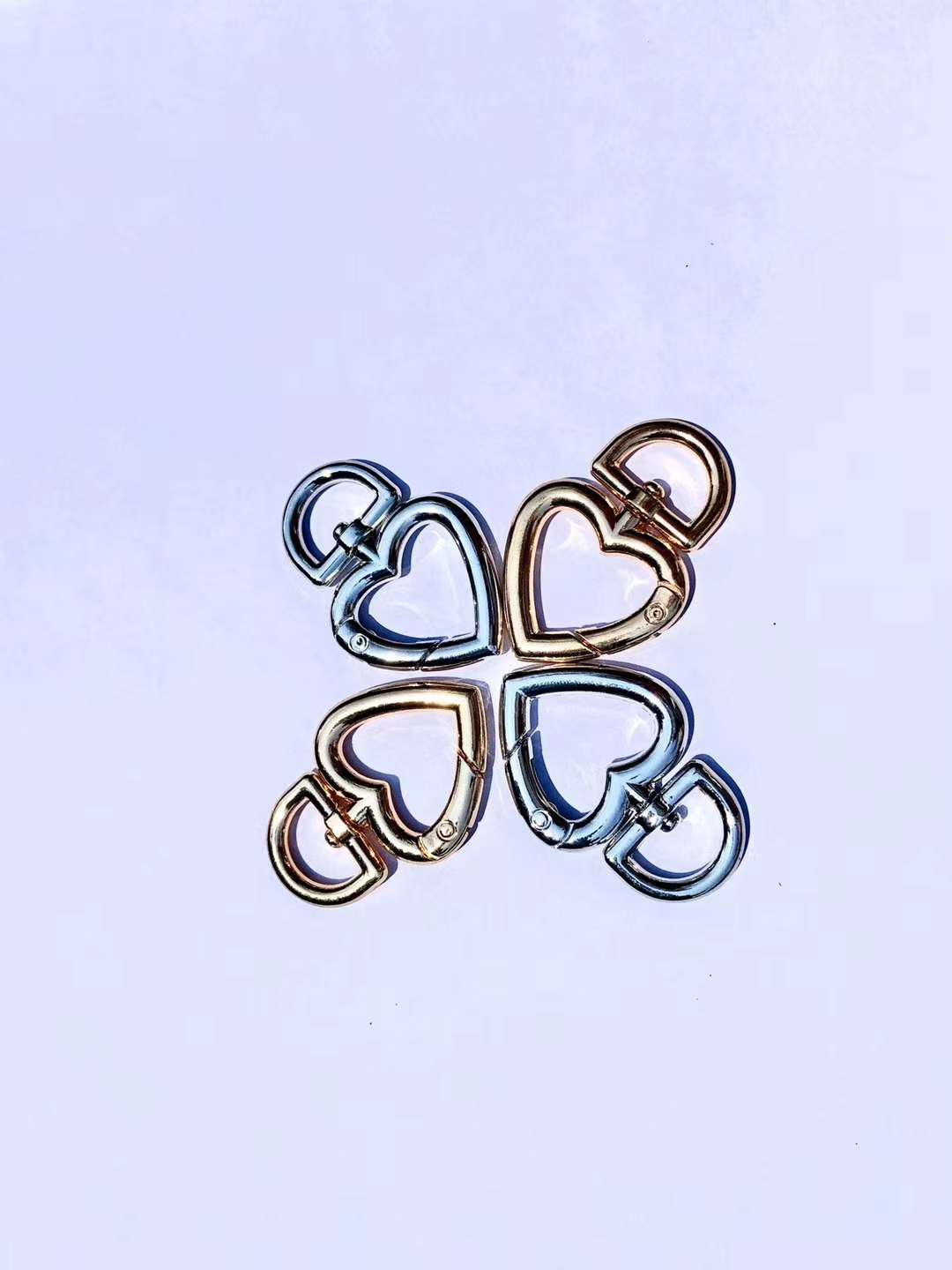 Alloy heart buckle thumbnail
