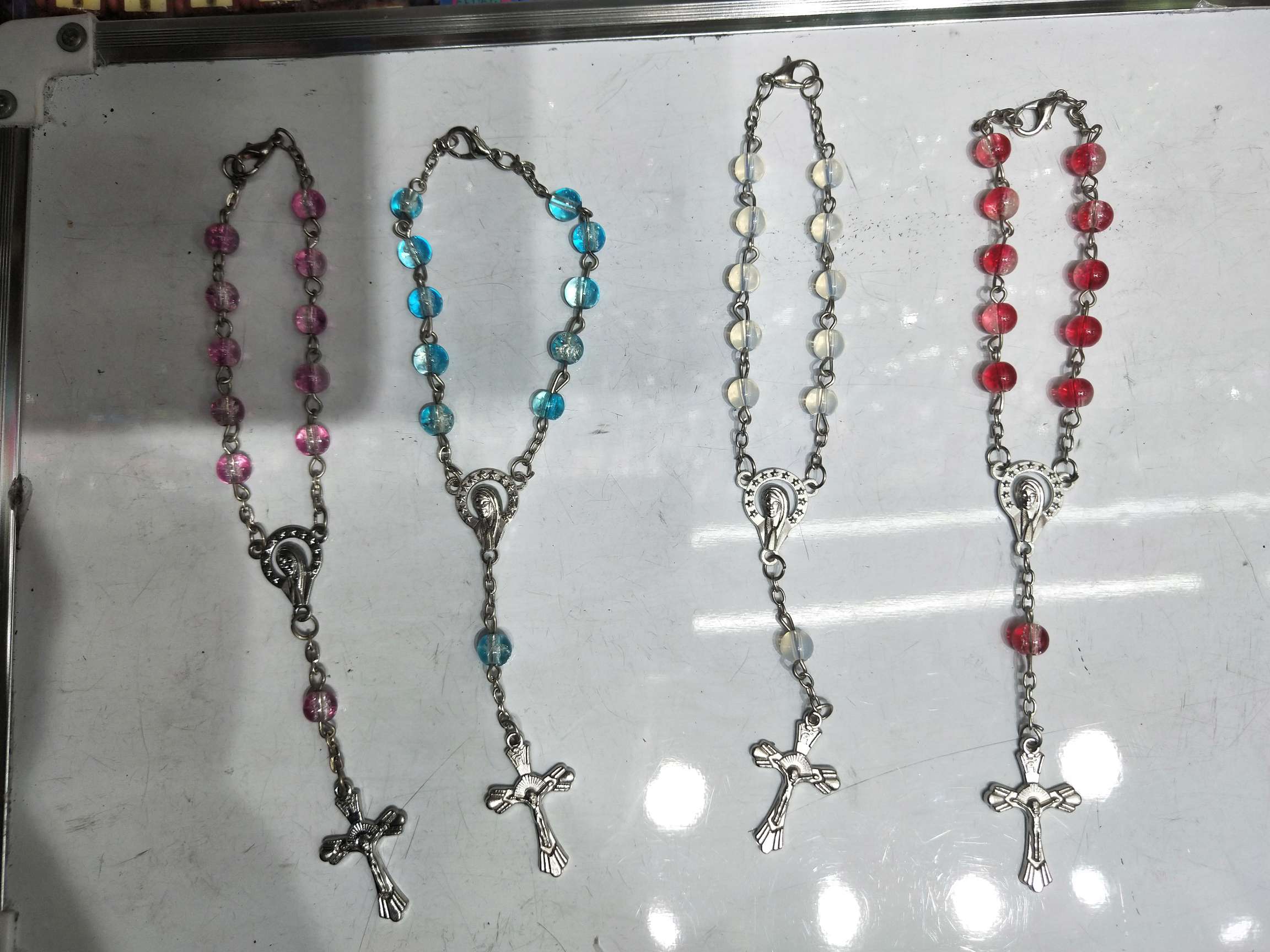 Foreign trade hot products, manufacturers direct sales of religious series glass cross bracelet thumbnail