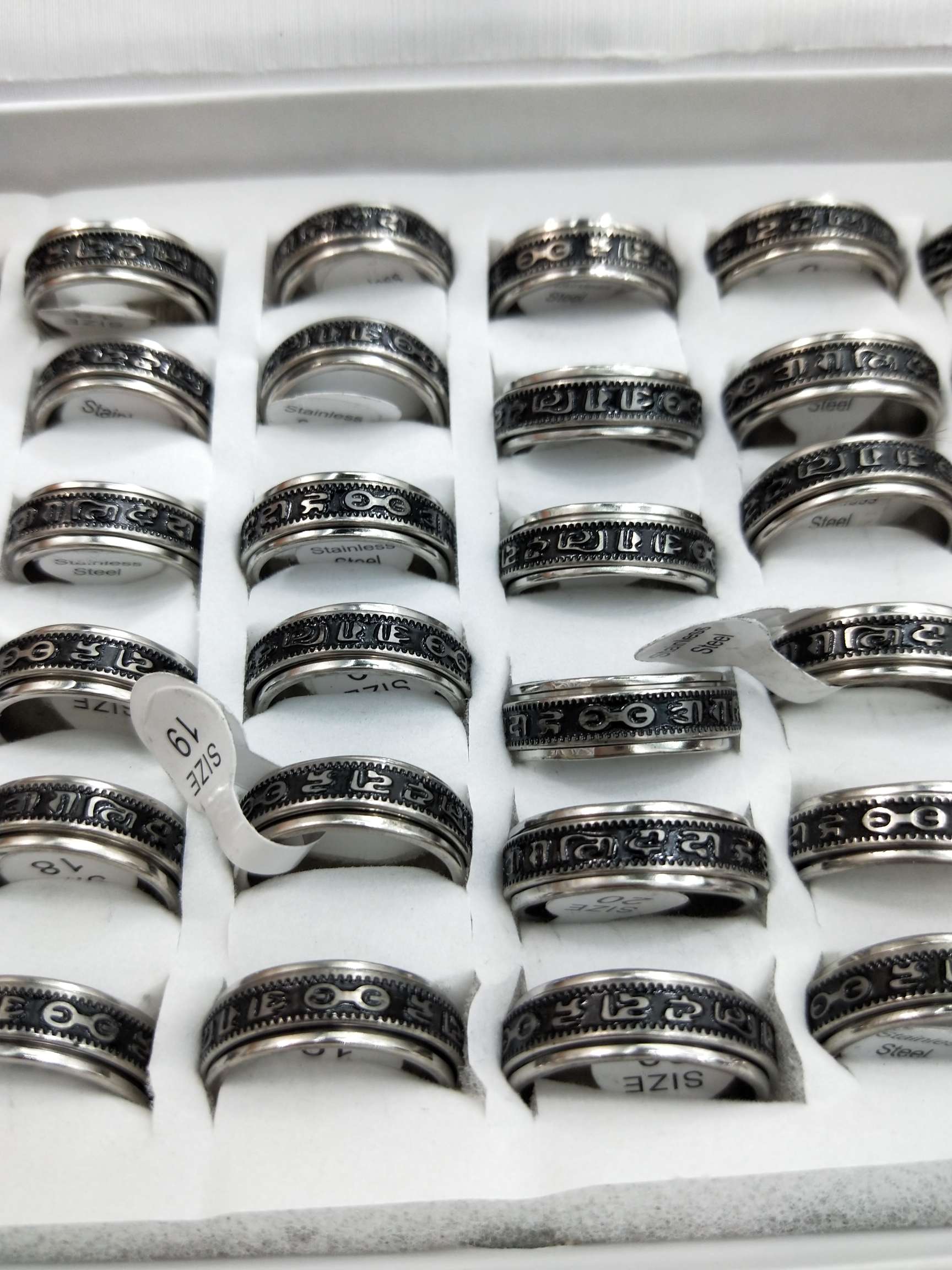 8m*1.5底料开槽腐蚀六字真言转戒  钢色