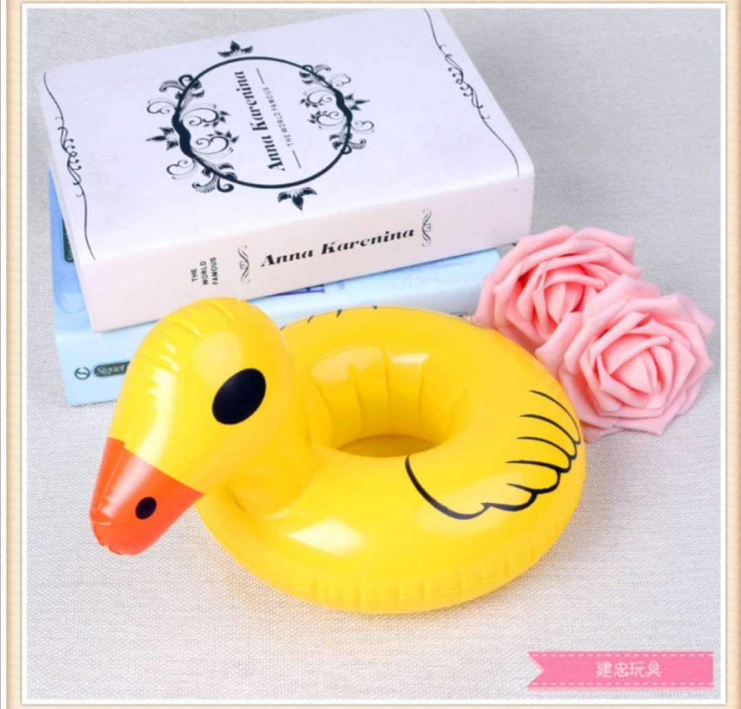 Inflatable duckling cup holder Specification image