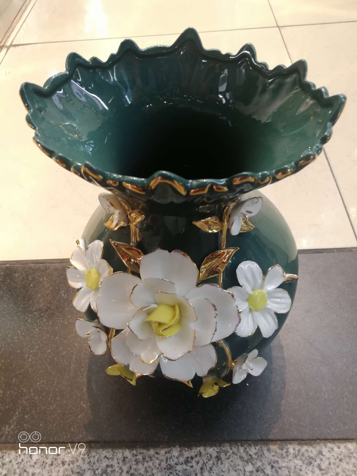 The vase 1068 thumbnail