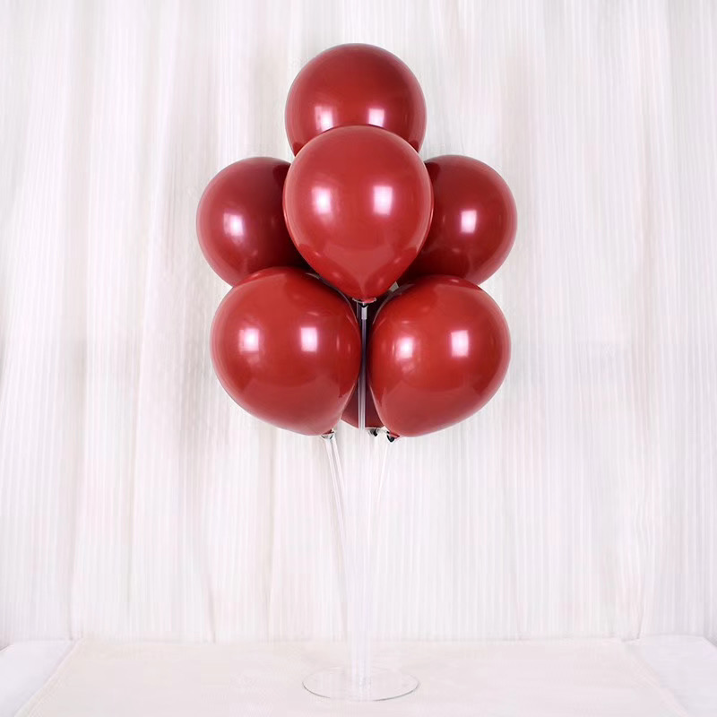 A balloon table with suction cups floats Specification image