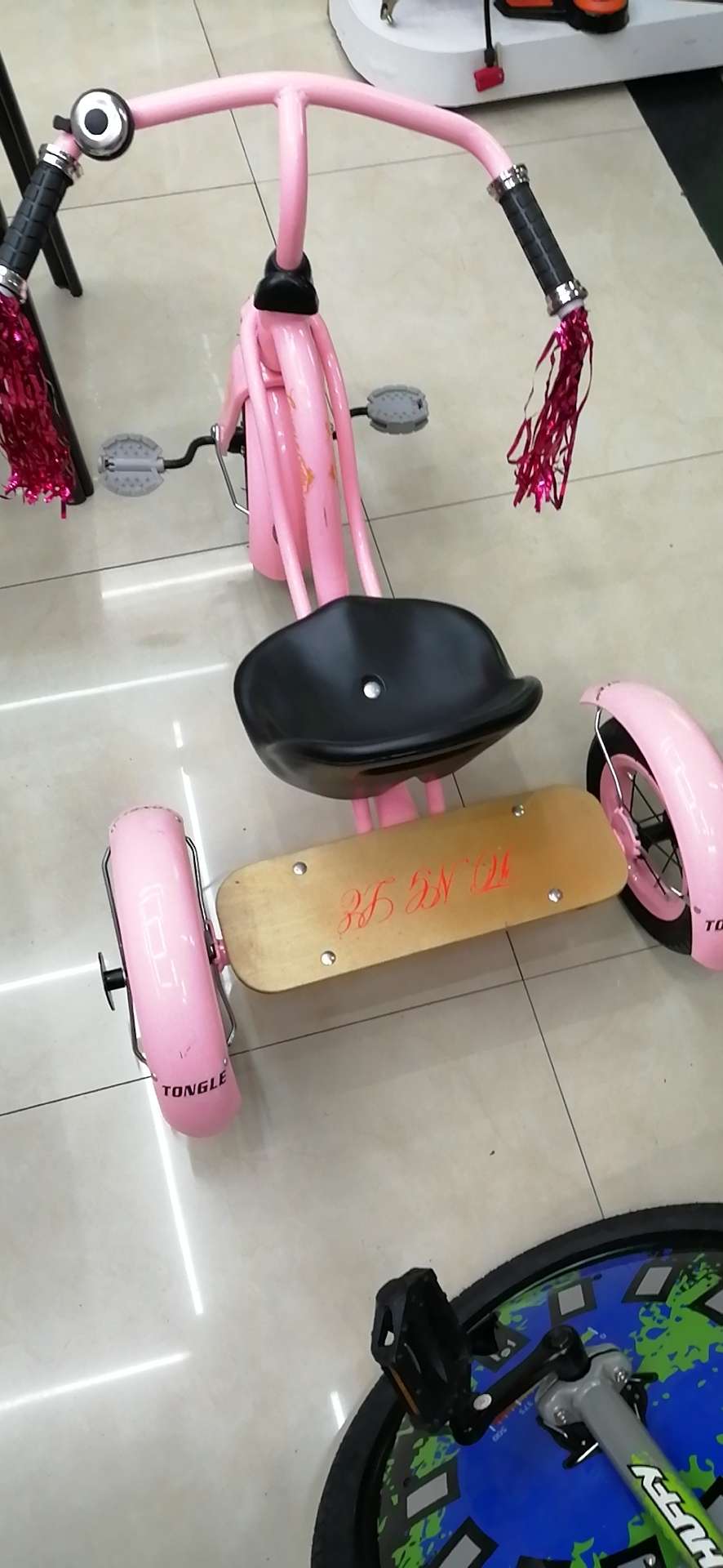 儿童三轮车产品图