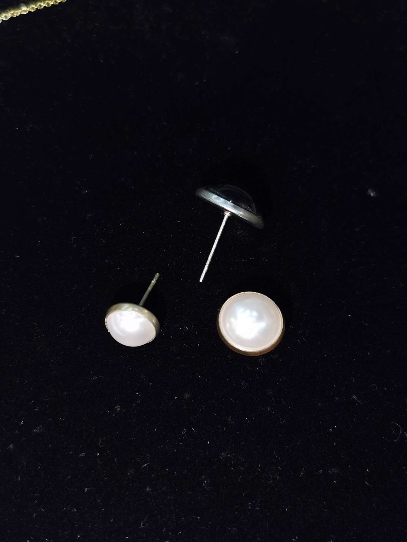 6Mm Semi-Round Pearl Stud Earrings Application Scenario