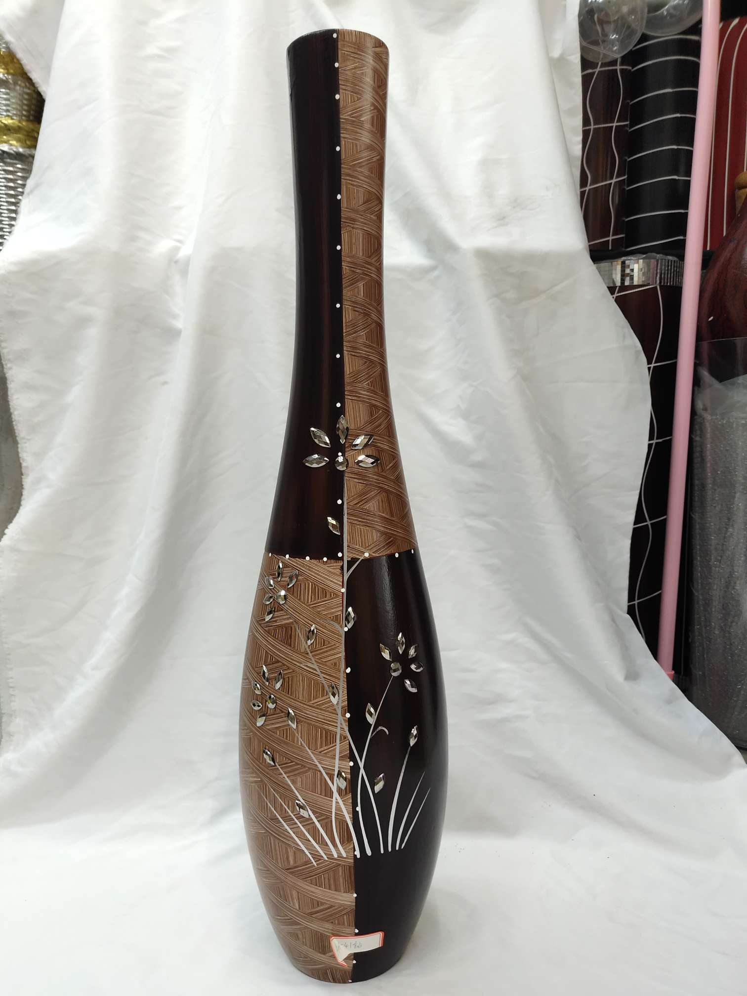 Floor-standing large vase, density board vase