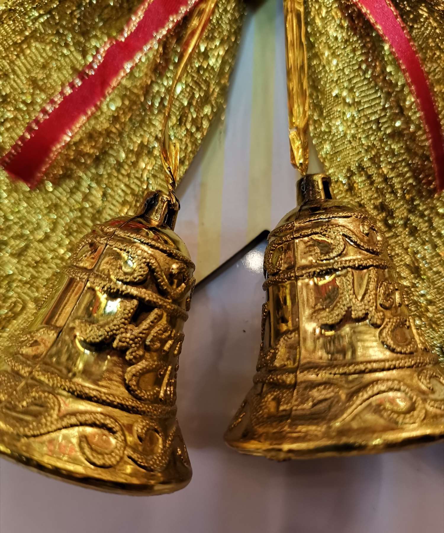 Christmas bow with bell pendant, 14*15.5CM Specification image