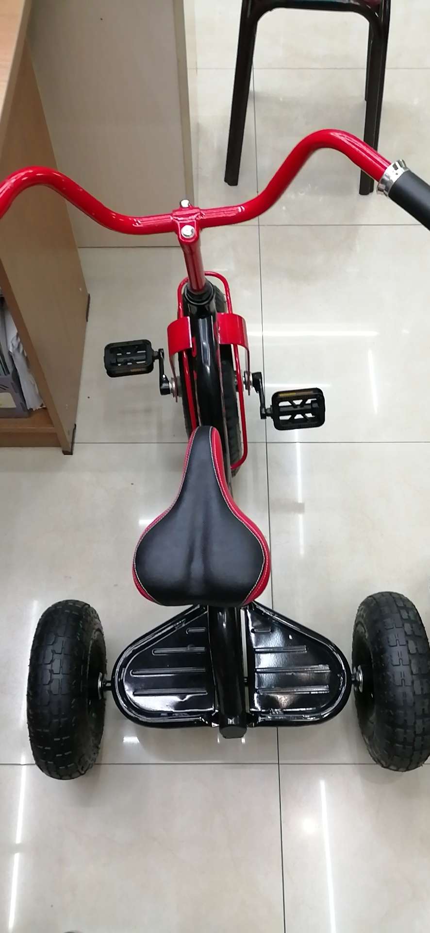 儿童三轮车