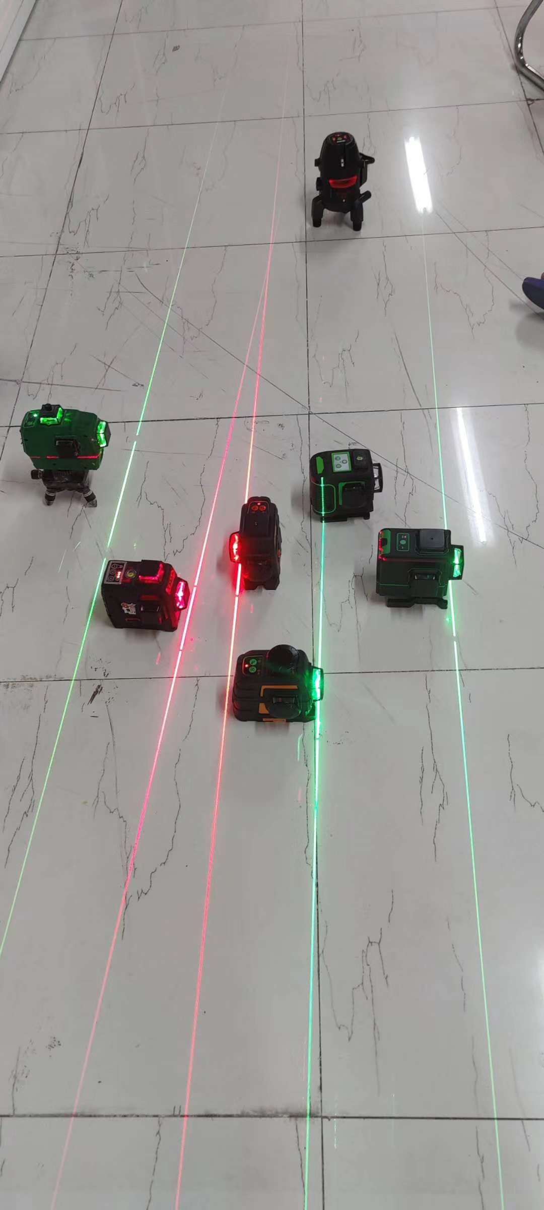 12线绿光贴墙仪图