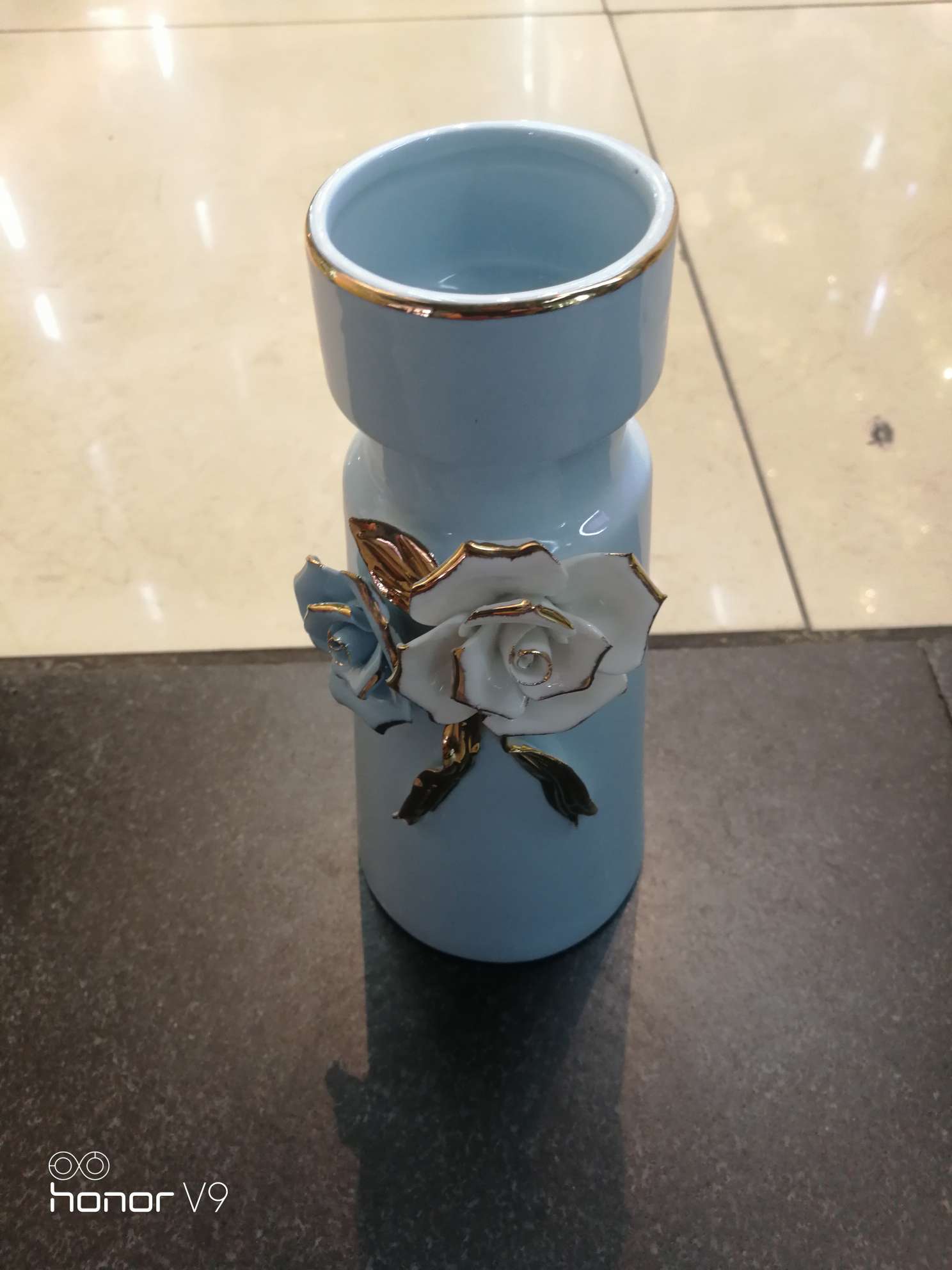 One flower in a vase thumbnail