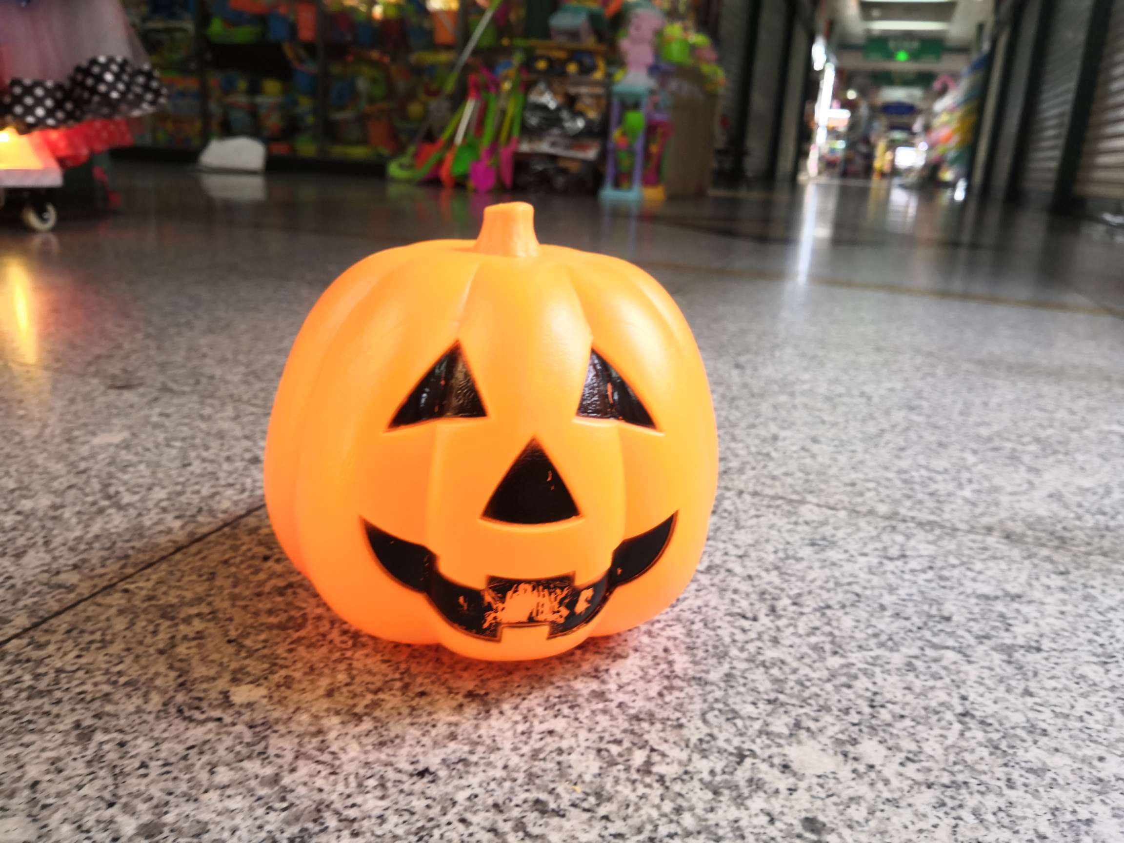 Wholesale of Halloween decorations with pumpkin lanterns 3