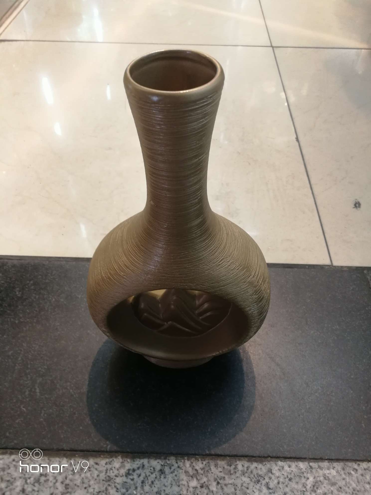 The vase 175 thumbnail