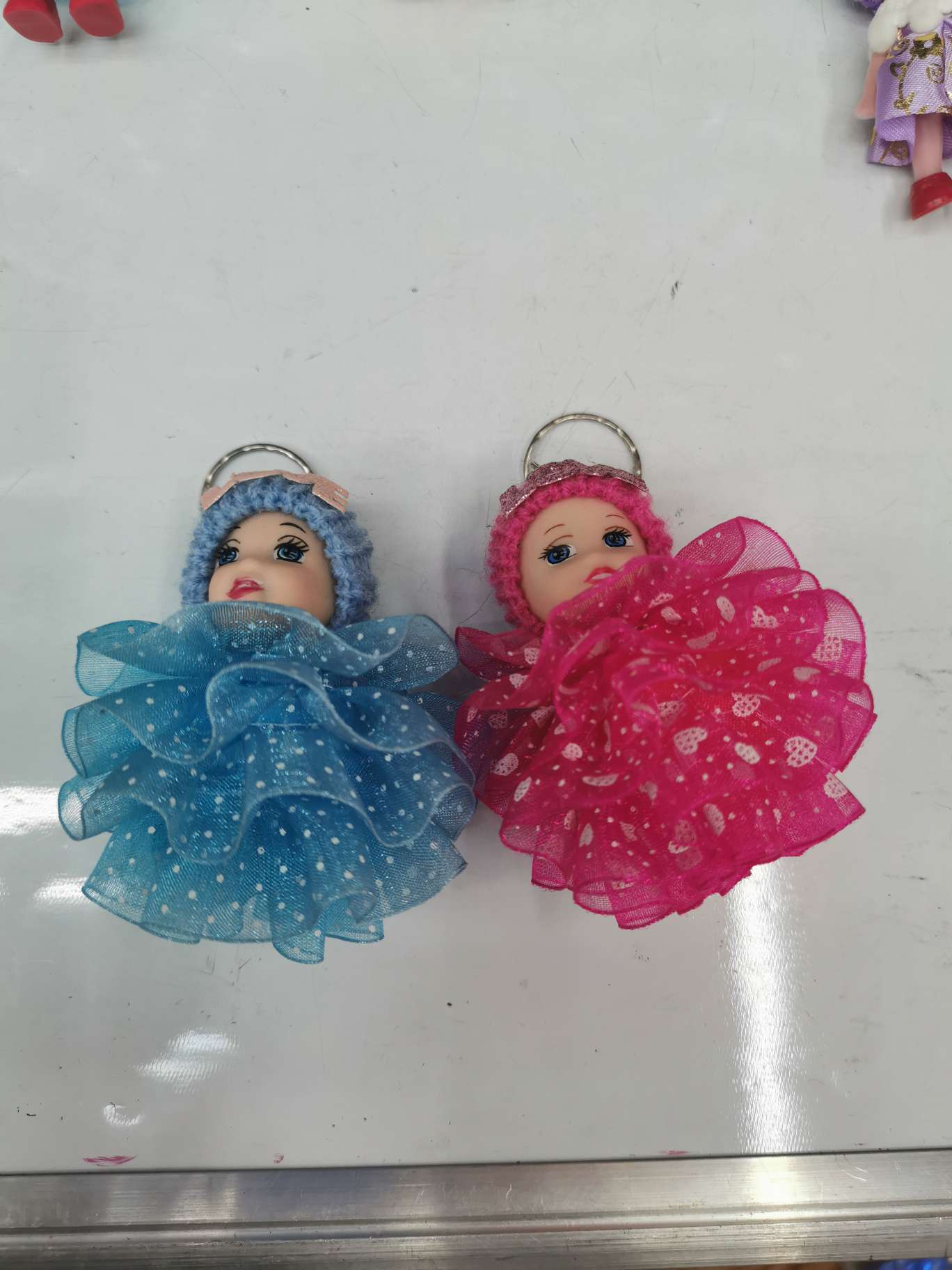 裙子女孩娃娃头颜色有六个