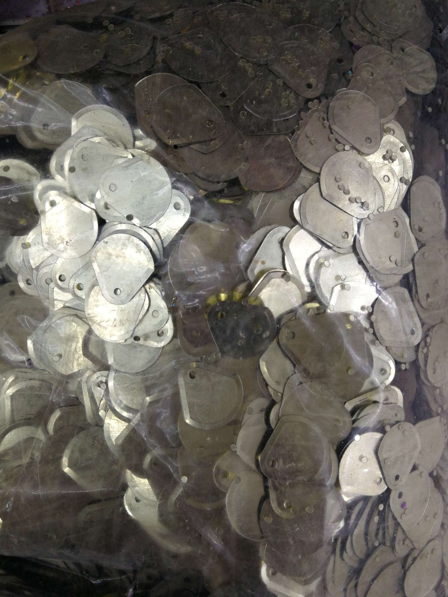 18mm silver eco-friendly nanny-shaped sequins, suitable for various semi-finished accessories such as handicrafts, clothing, spherical patches, etc. Jincan 125, high-temperature eco-friendly sequins, wearable