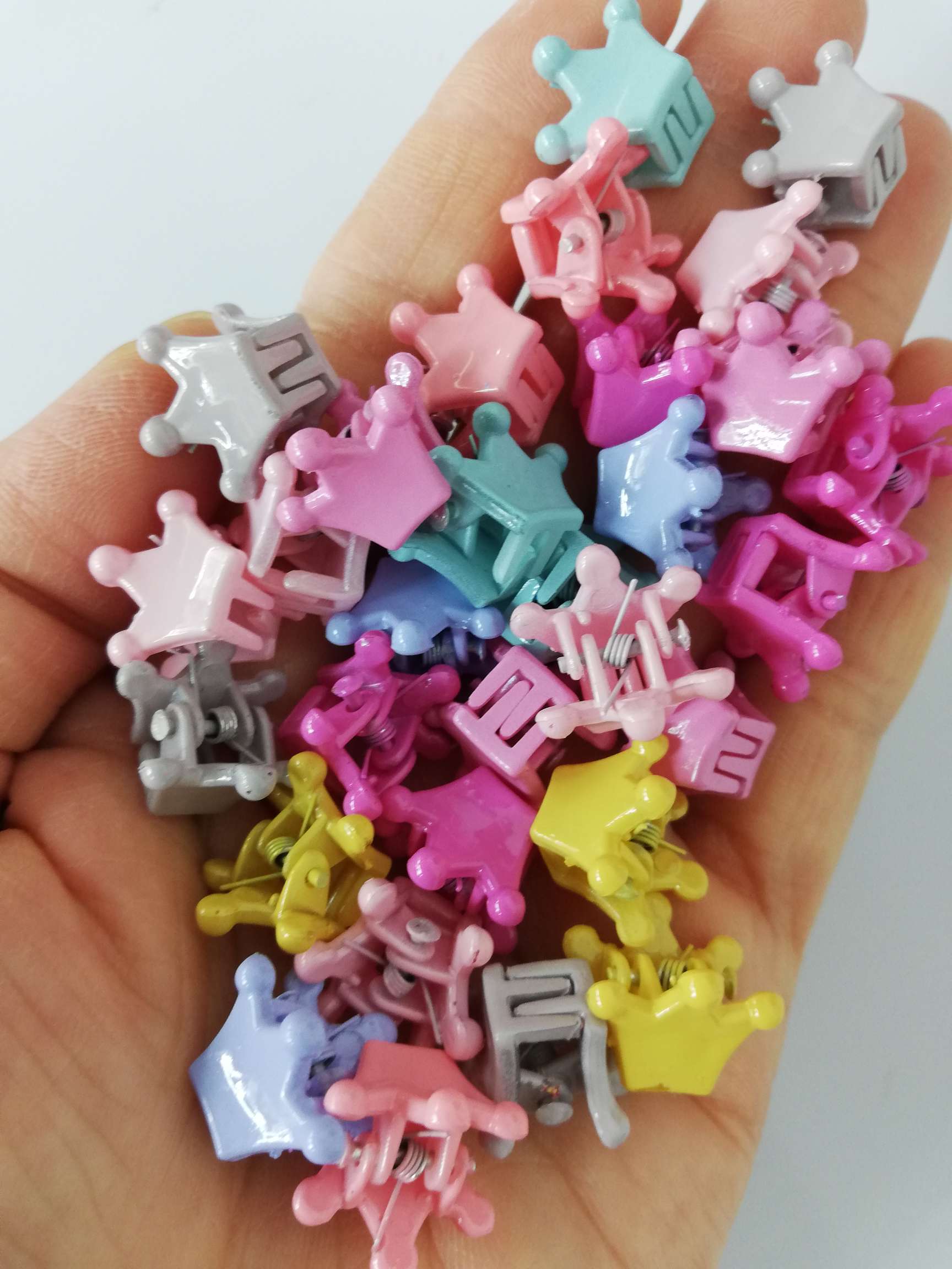 Nordic color crown claw clip thumbnail