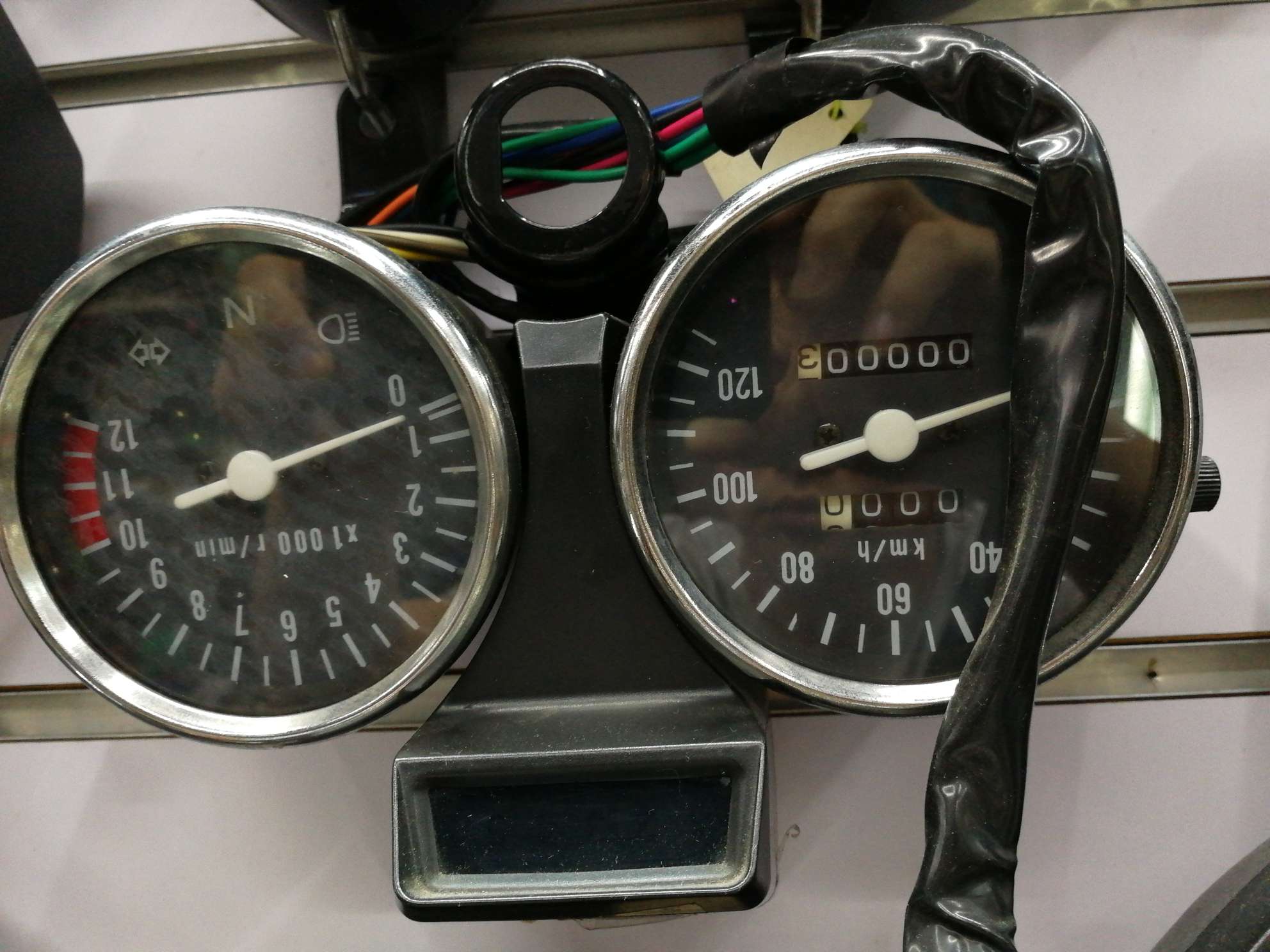 摩托车配件（摩配）  仪表（里程表）GN125